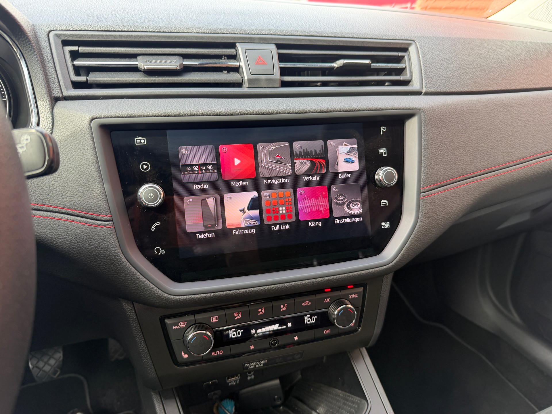 SEAT Ibiza 1.0 EcoTSI Swiss FR-image-9