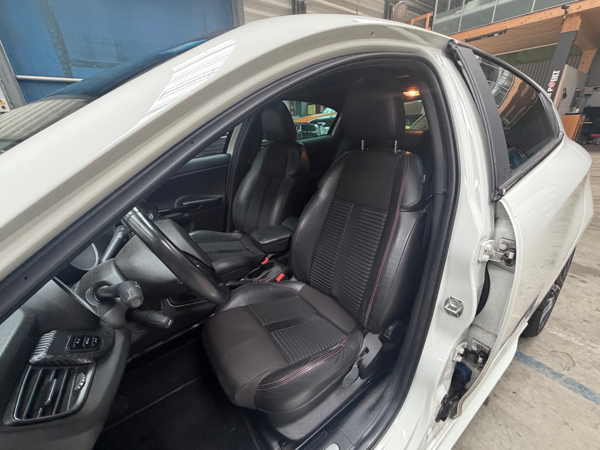 ALFA ROMEO Giulietta 1.4 T Distinctive-showroom-element-2