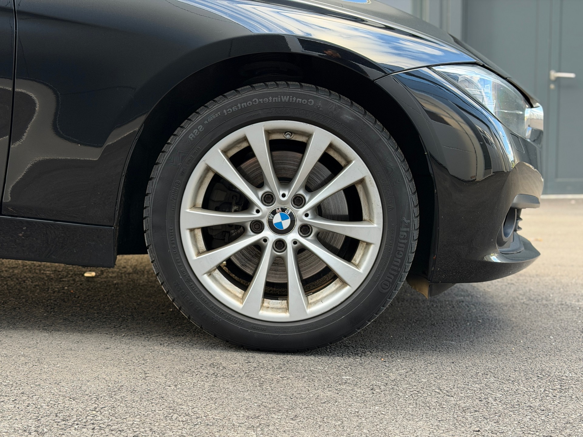 BMW 330d xDrive Touring Steptronic-image-2