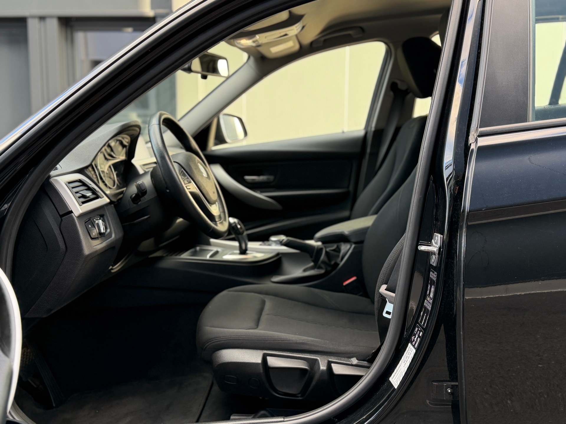 BMW 330d xDrive Touring Steptronic-image-7