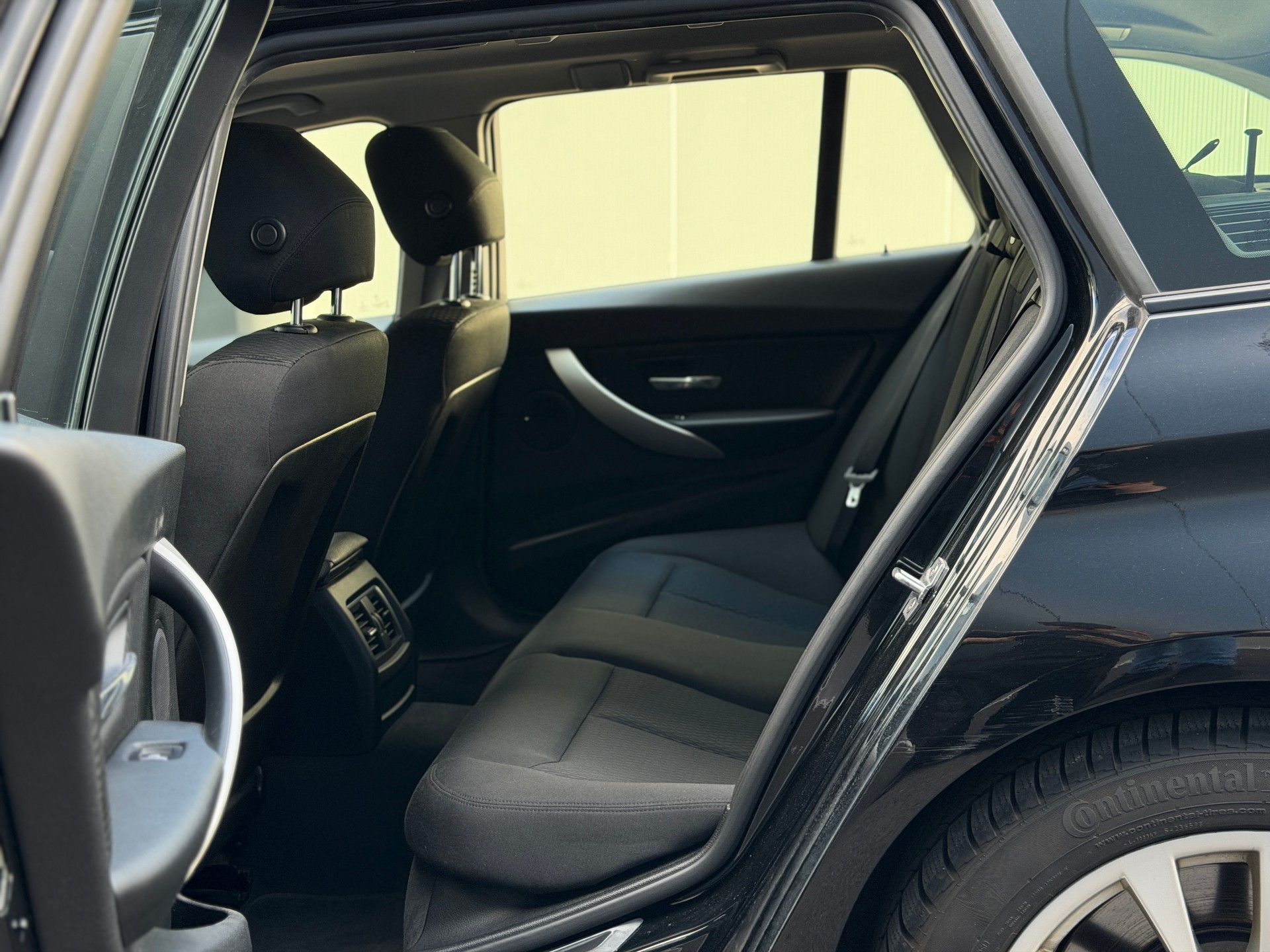 BMW 330d xDrive Touring Steptronic-image-14