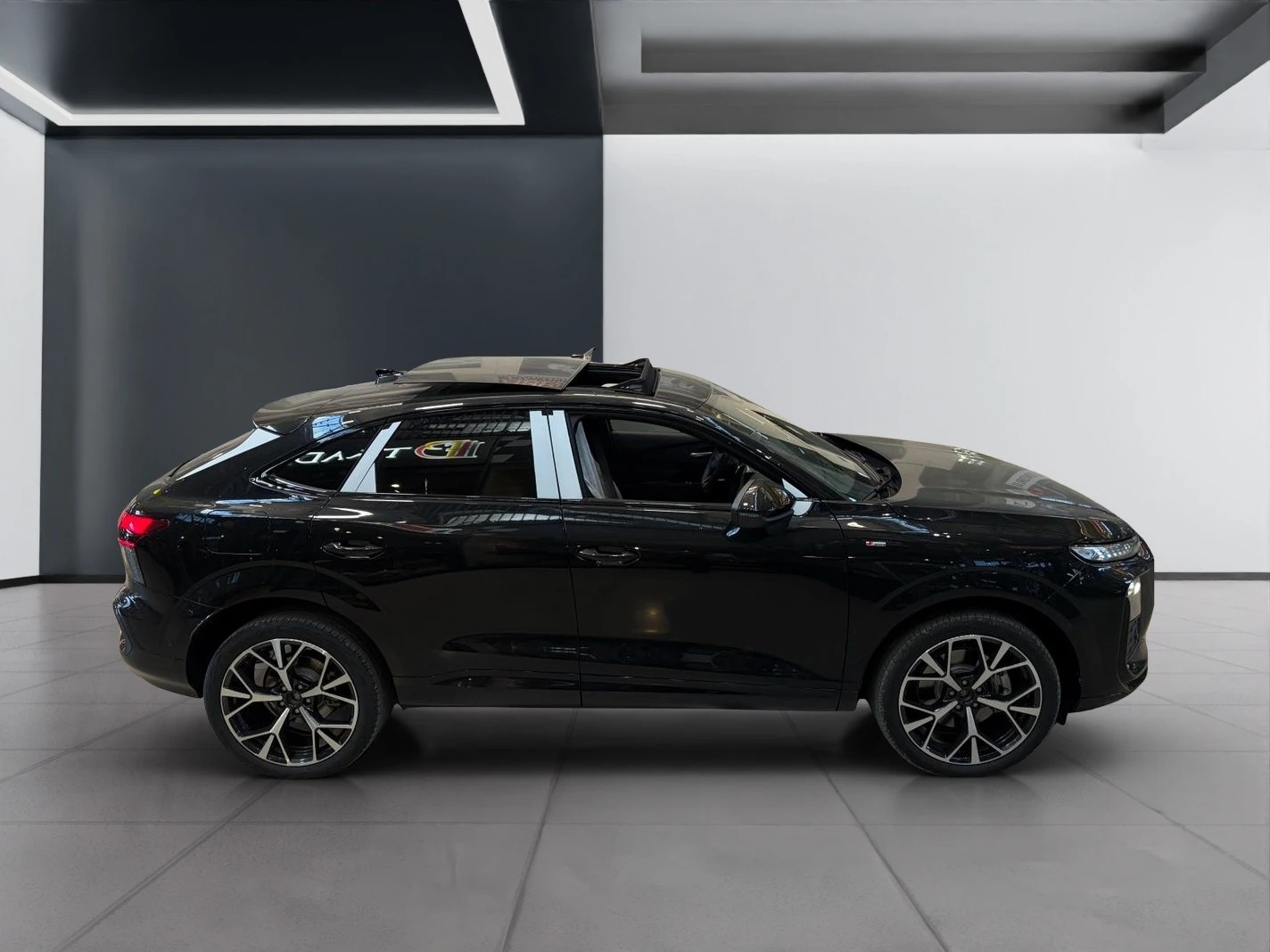 AUDI Q3 Sportback TFSI quattro 150 kW S tronic-image-3