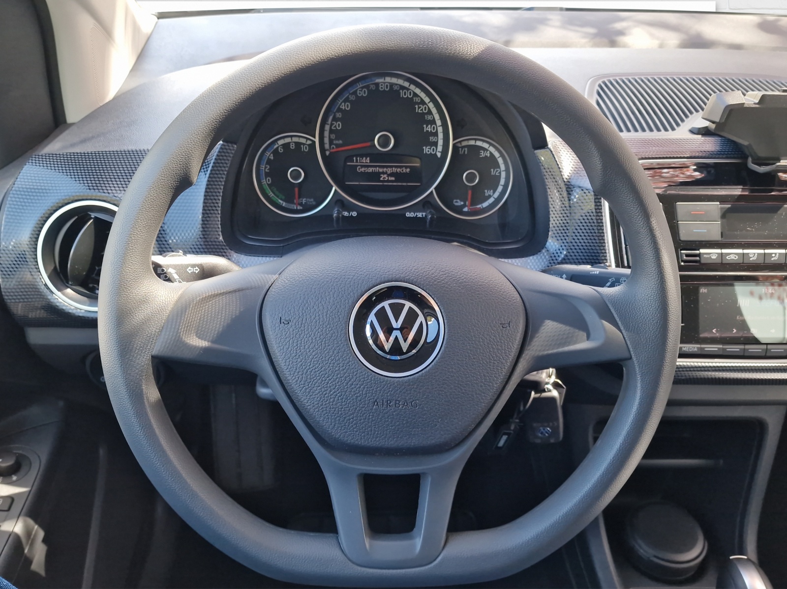 VW Up e-image-8