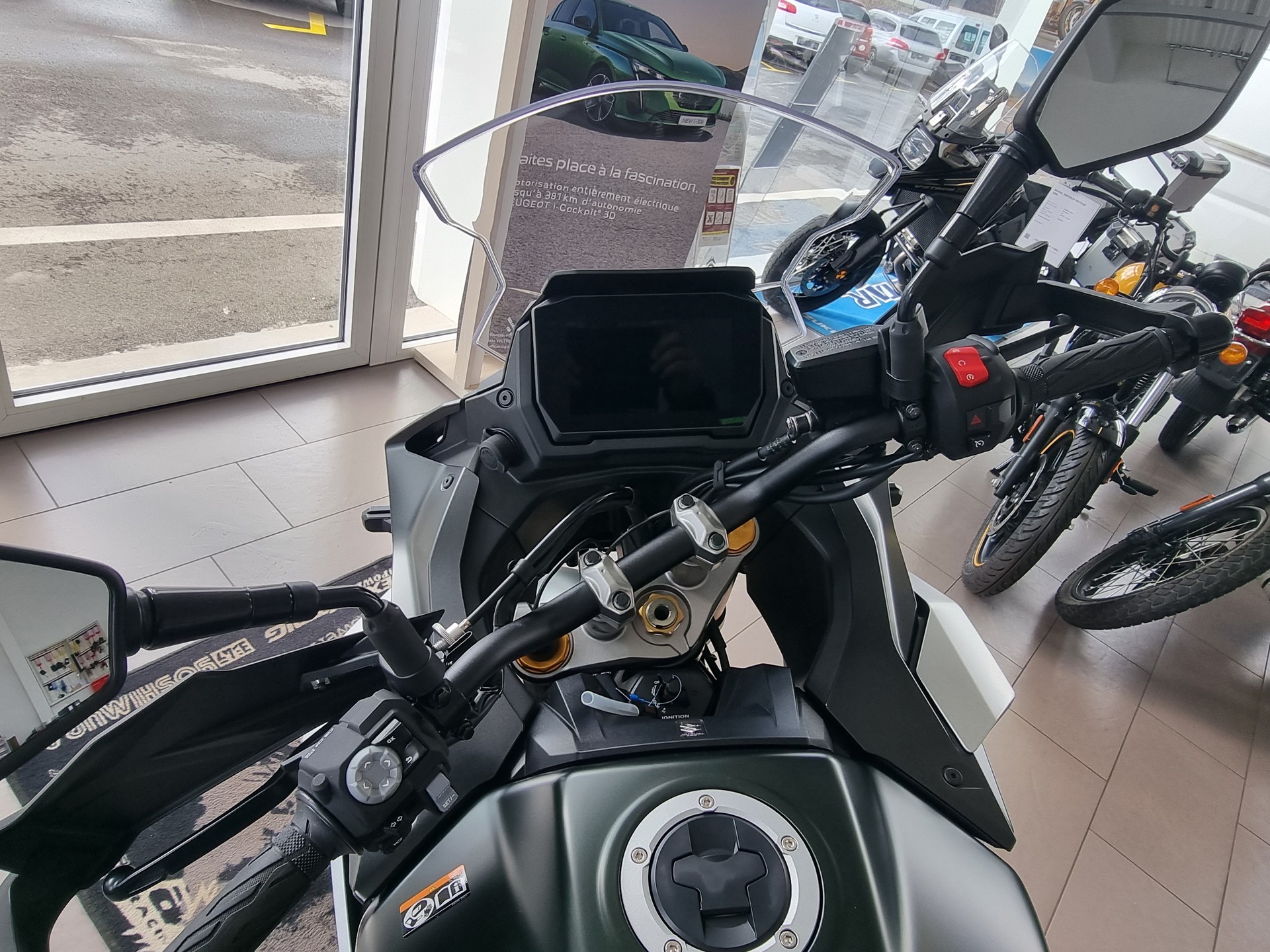 SUZUKI GSX-S 1000GX-image-4