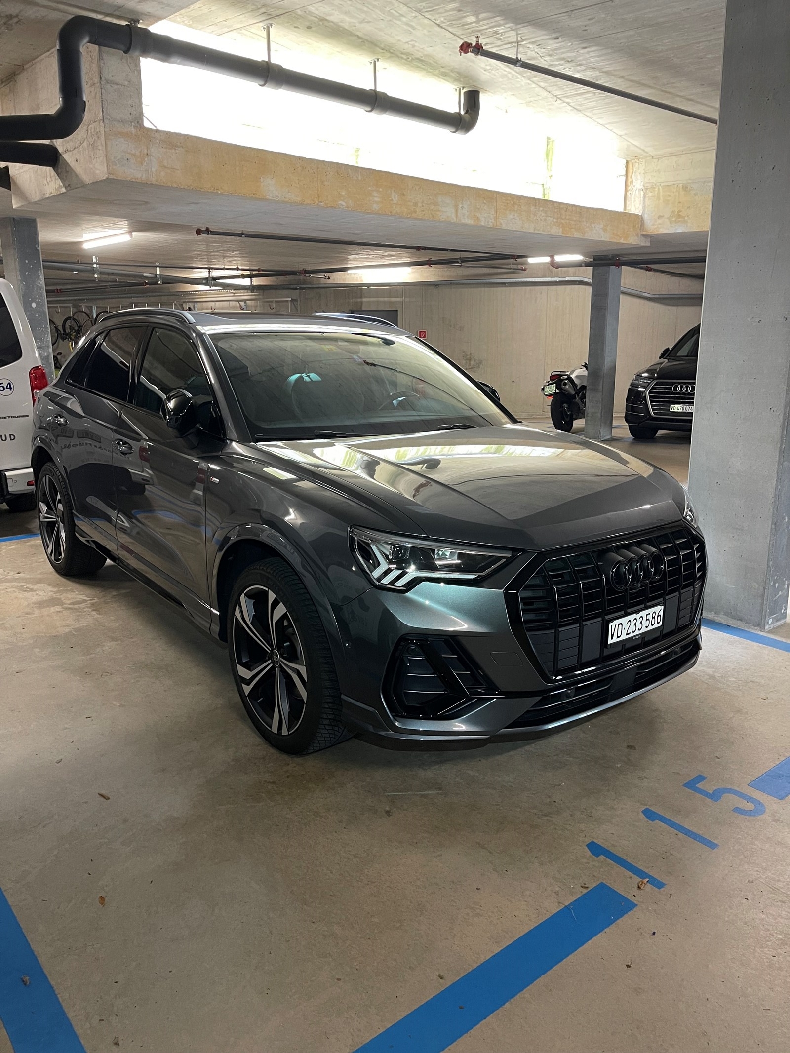 AUDI Q3 45 TFSI e S line Attraction S-tronic-image-3