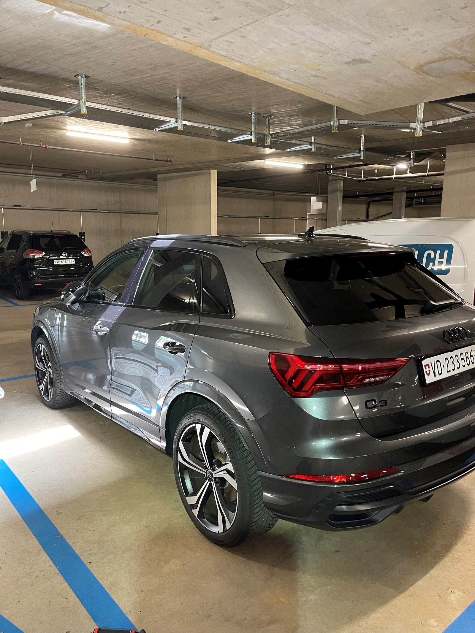 AUDI Q3 45 TFSI e S line Attraction S-tronic-image-4