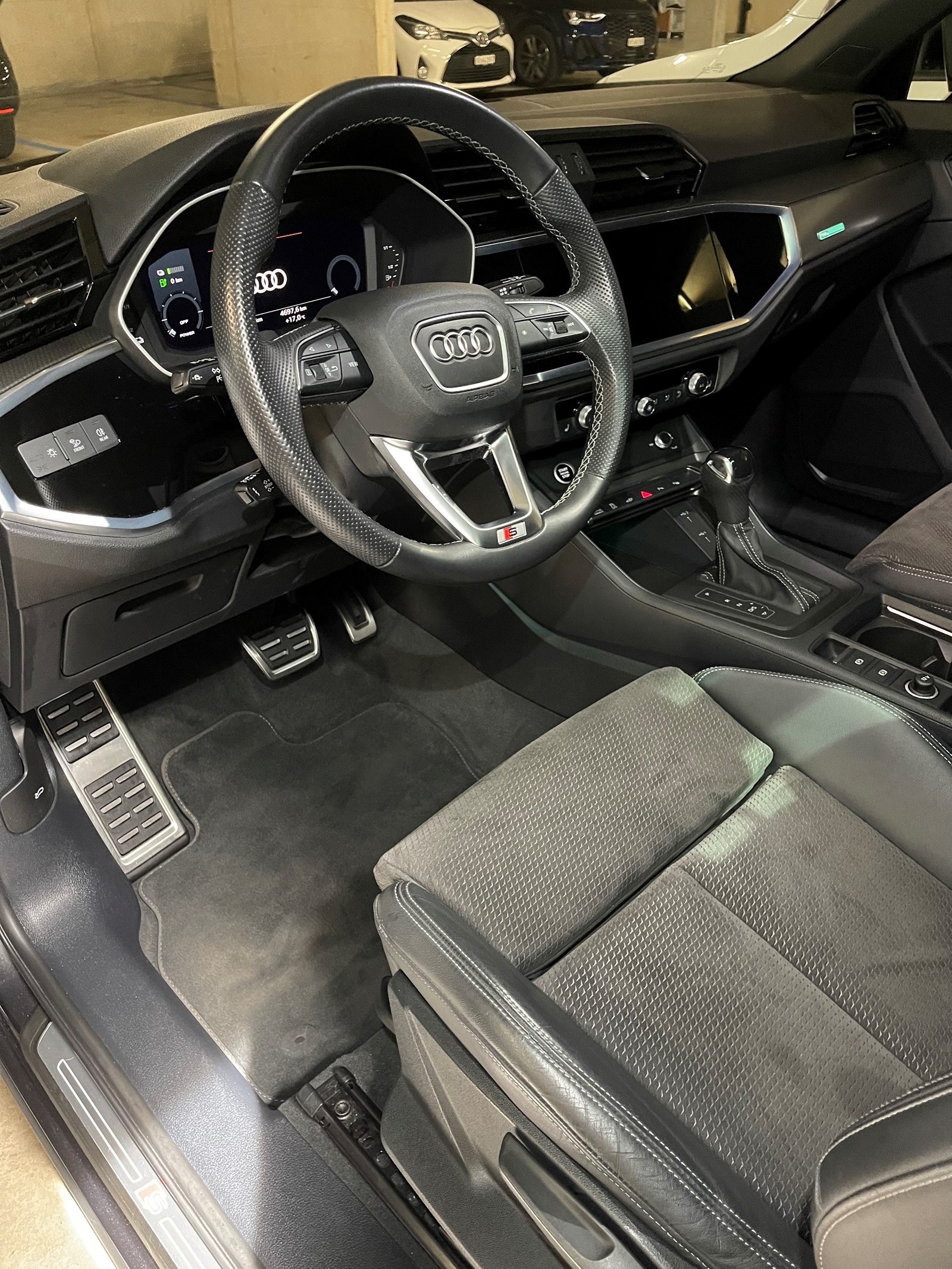 AUDI Q3 45 TFSI e S line Attraction S-tronic-image-8