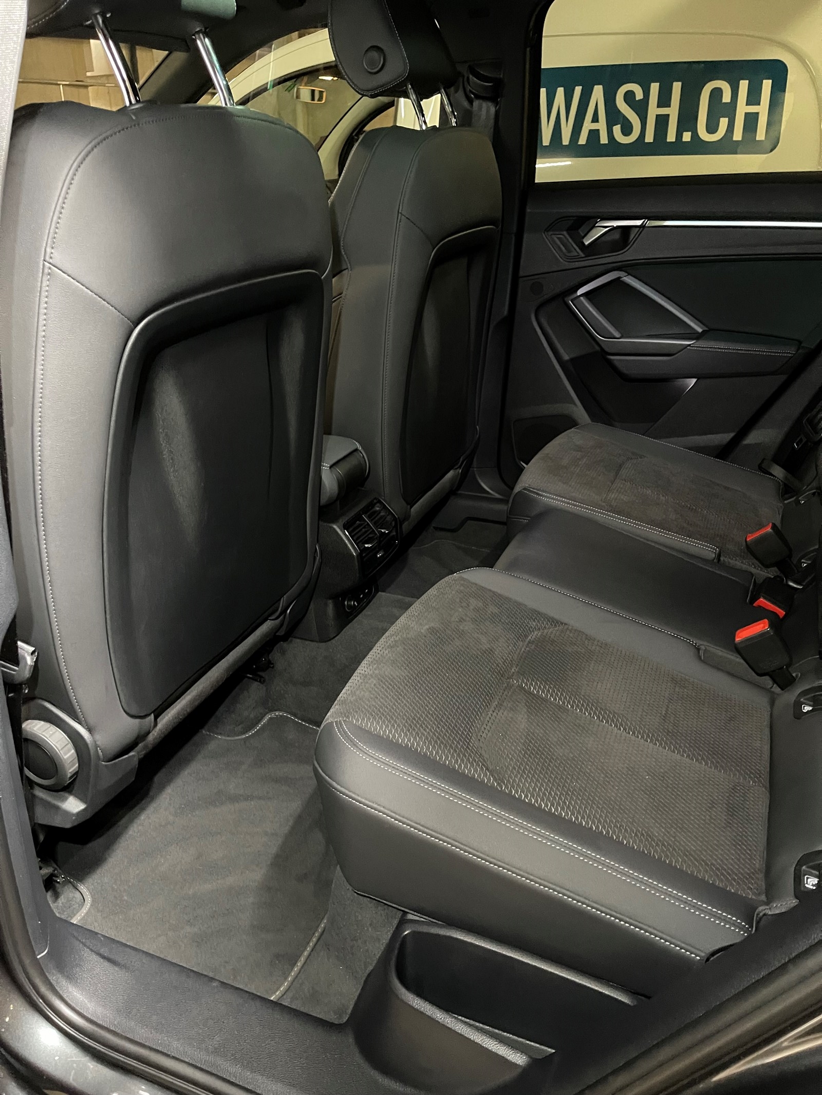 AUDI Q3 45 TFSI e S line Attraction S-tronic-image-10
