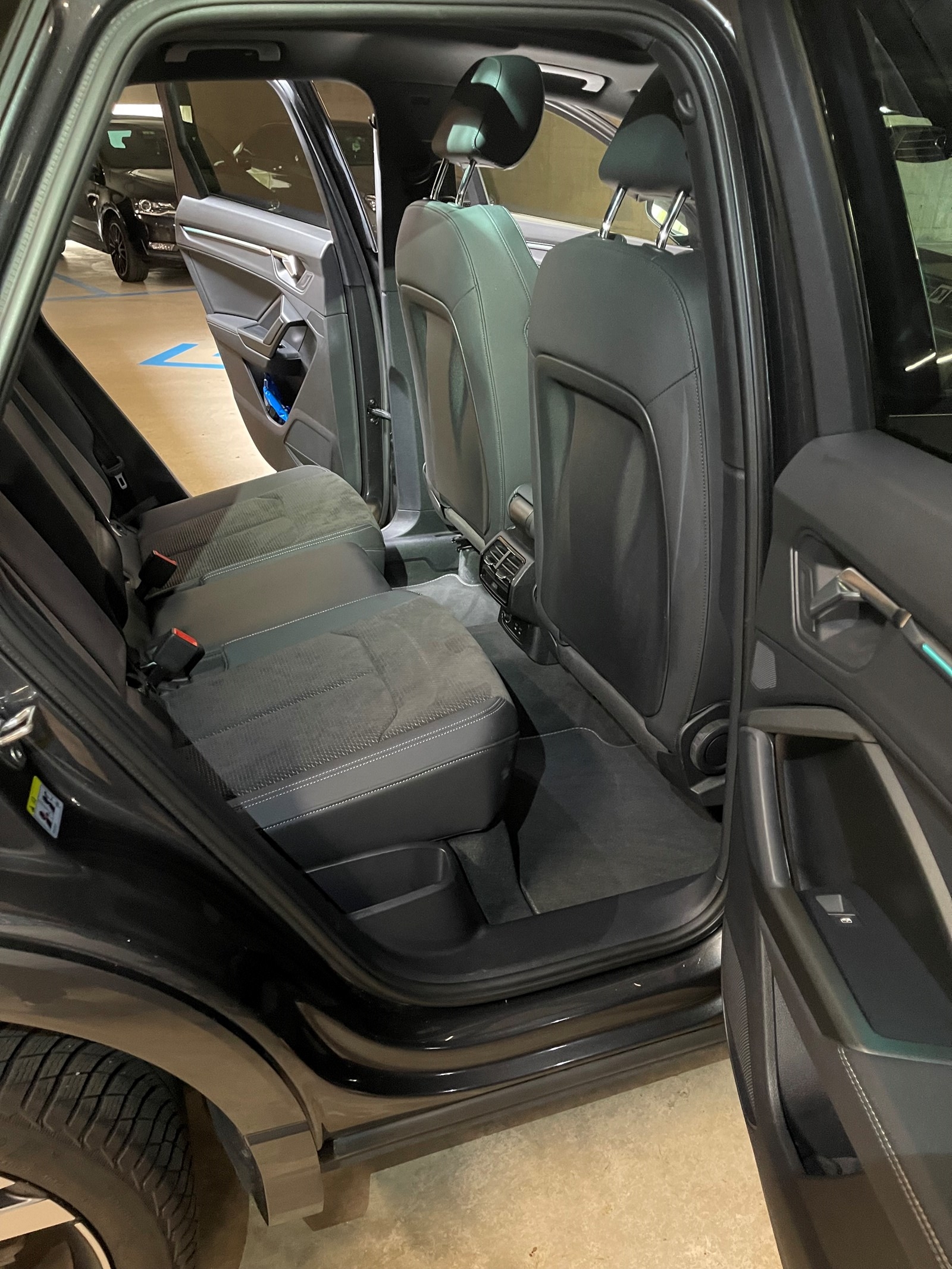 AUDI Q3 45 TFSI e S line Attraction S-tronic-image-11