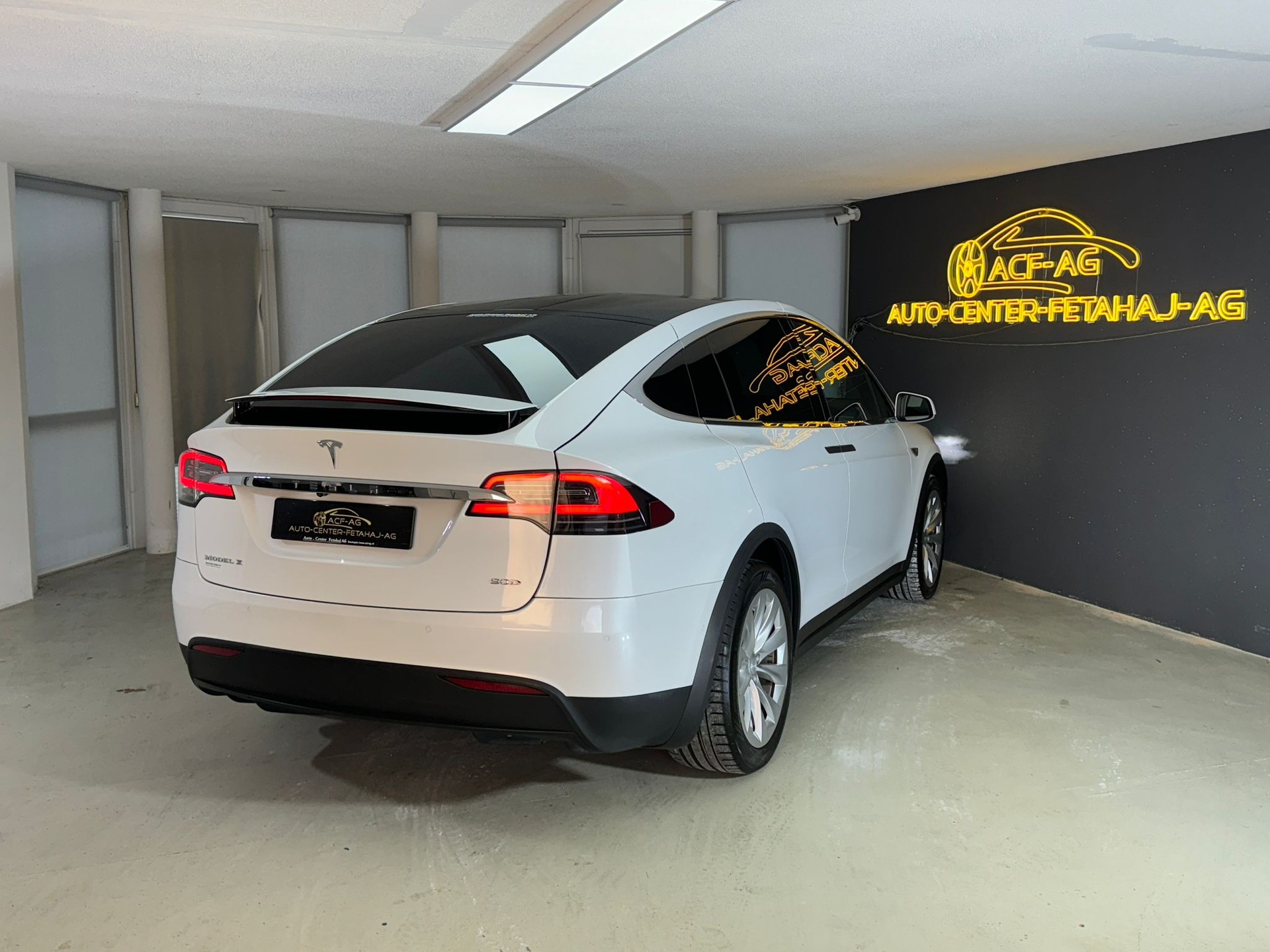 TESLA Model X 90 D-image-12