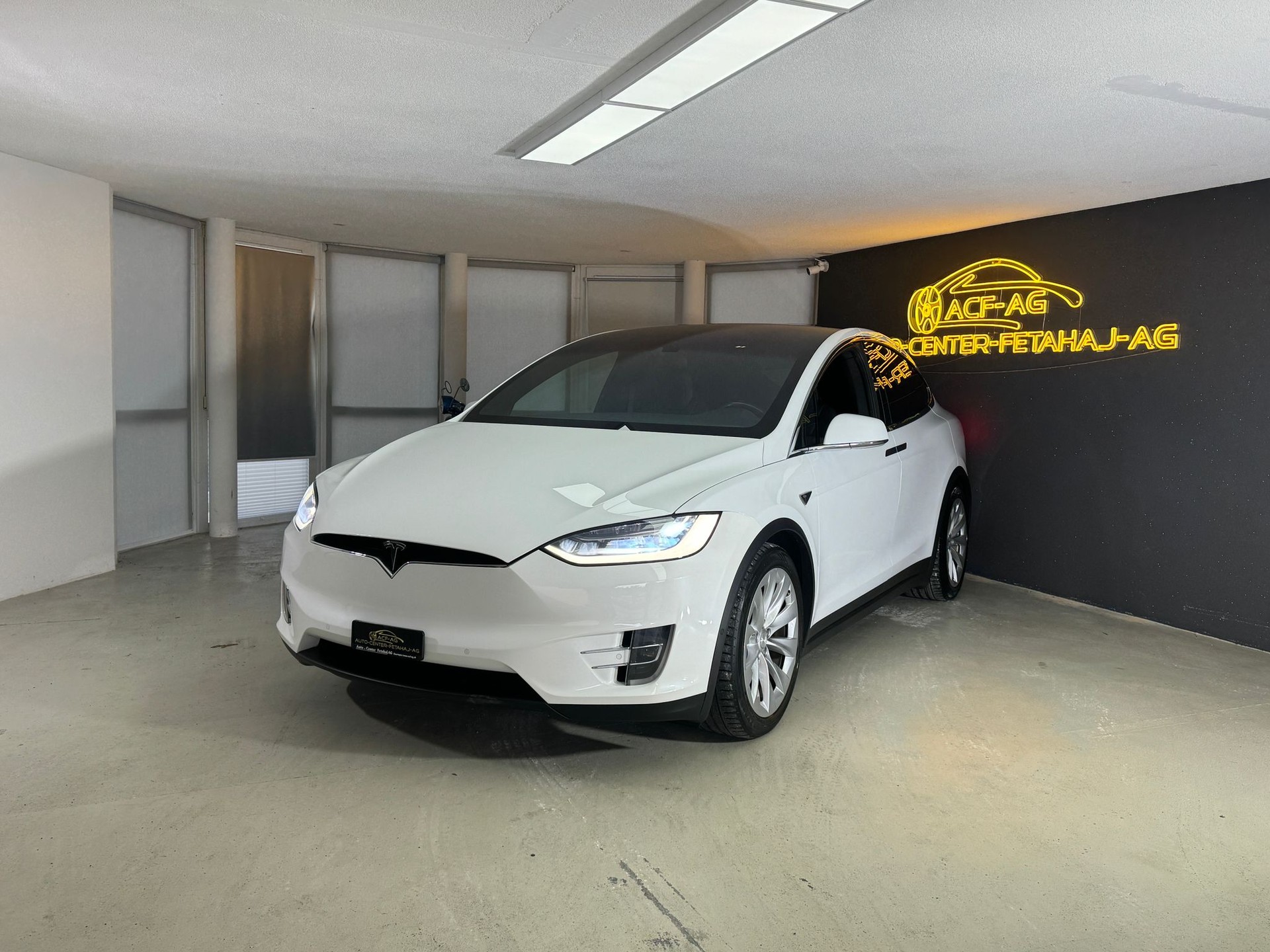 TESLA Model X 90 D-image-0