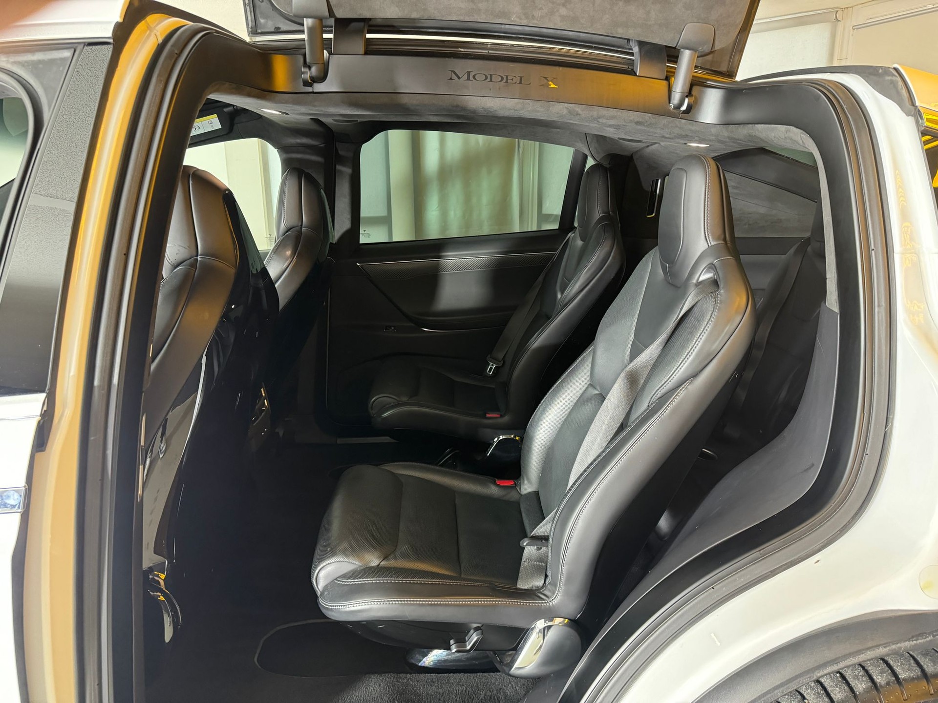 TESLA Model X 90 D-image-10