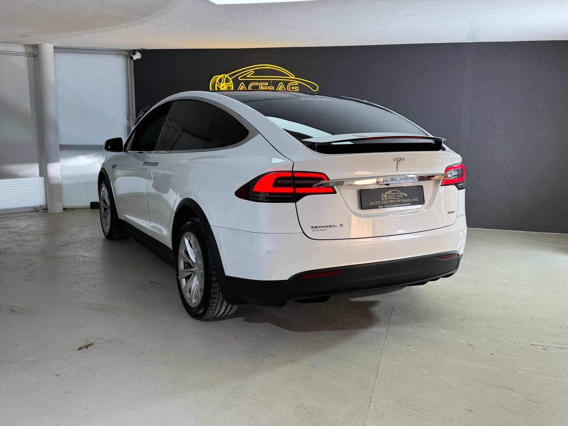 TESLA Model X 90 D-image-14