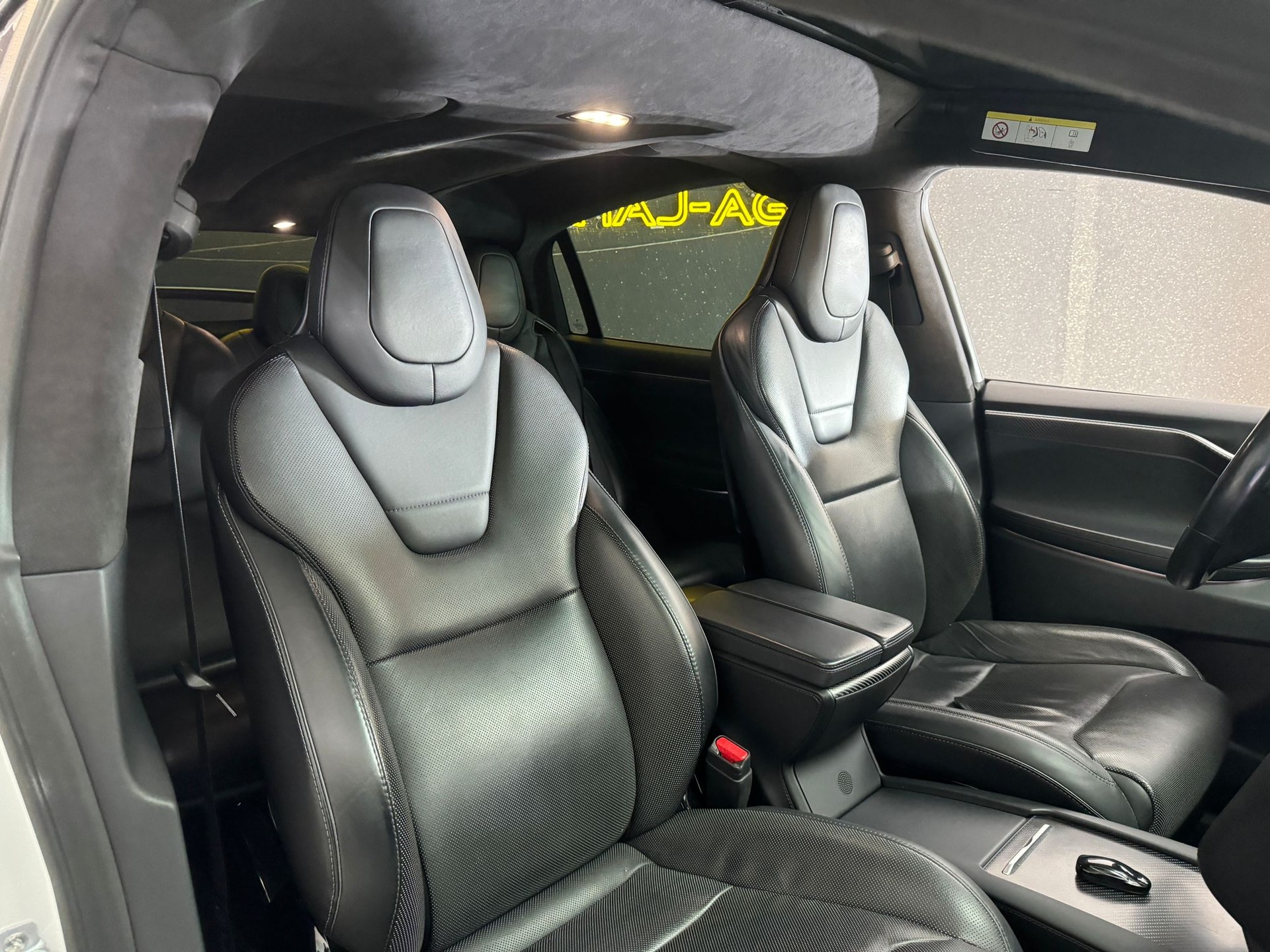 TESLA Model X 90 D-image-9