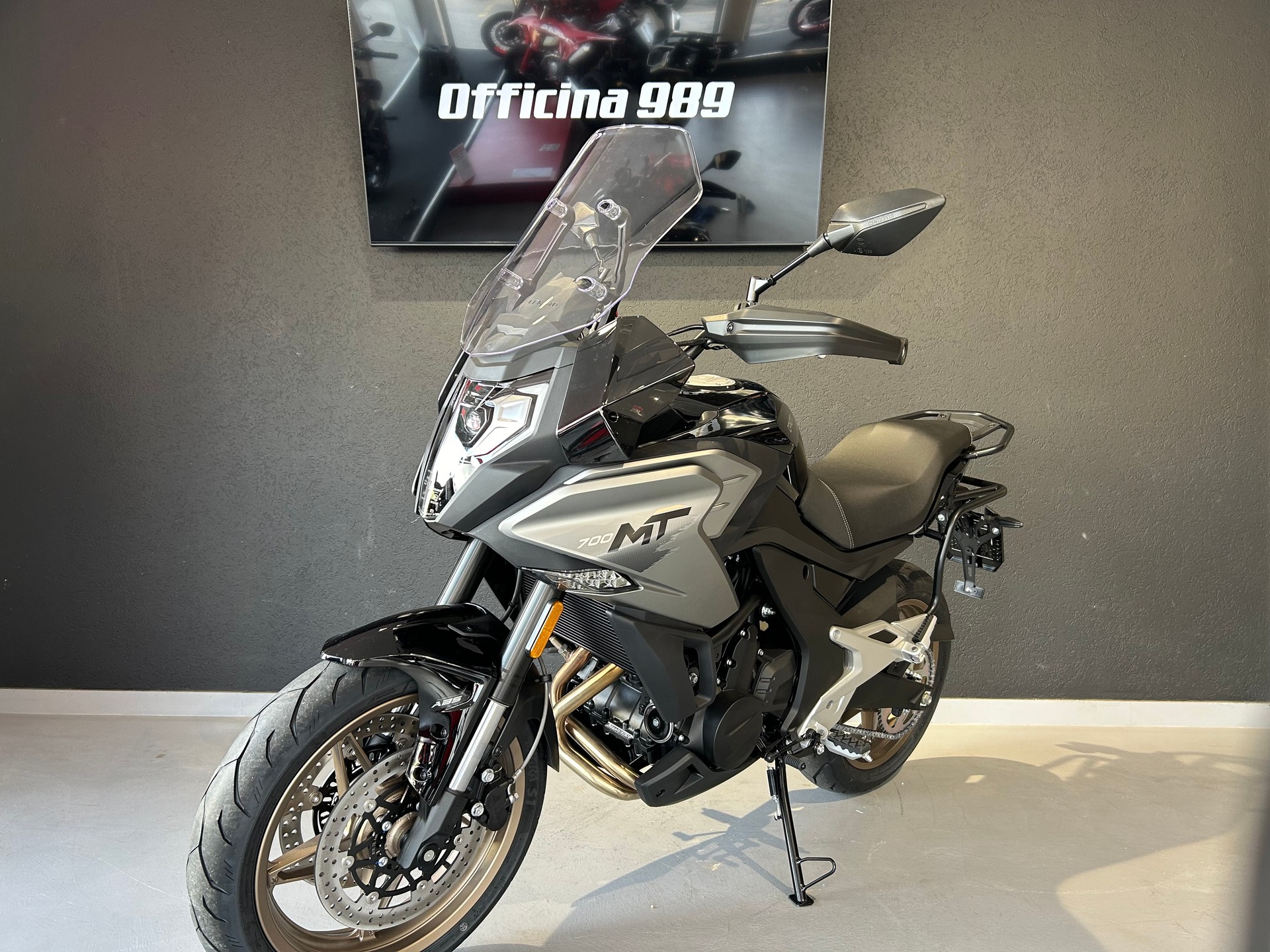 CF MOTO 700MT