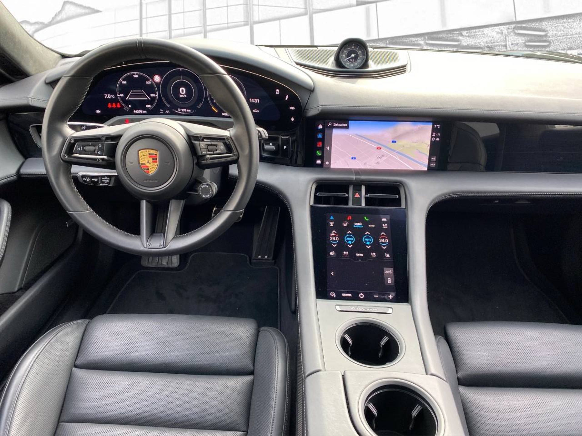 PORSCHE Taycan Turbo S Cross Turismo-image-11