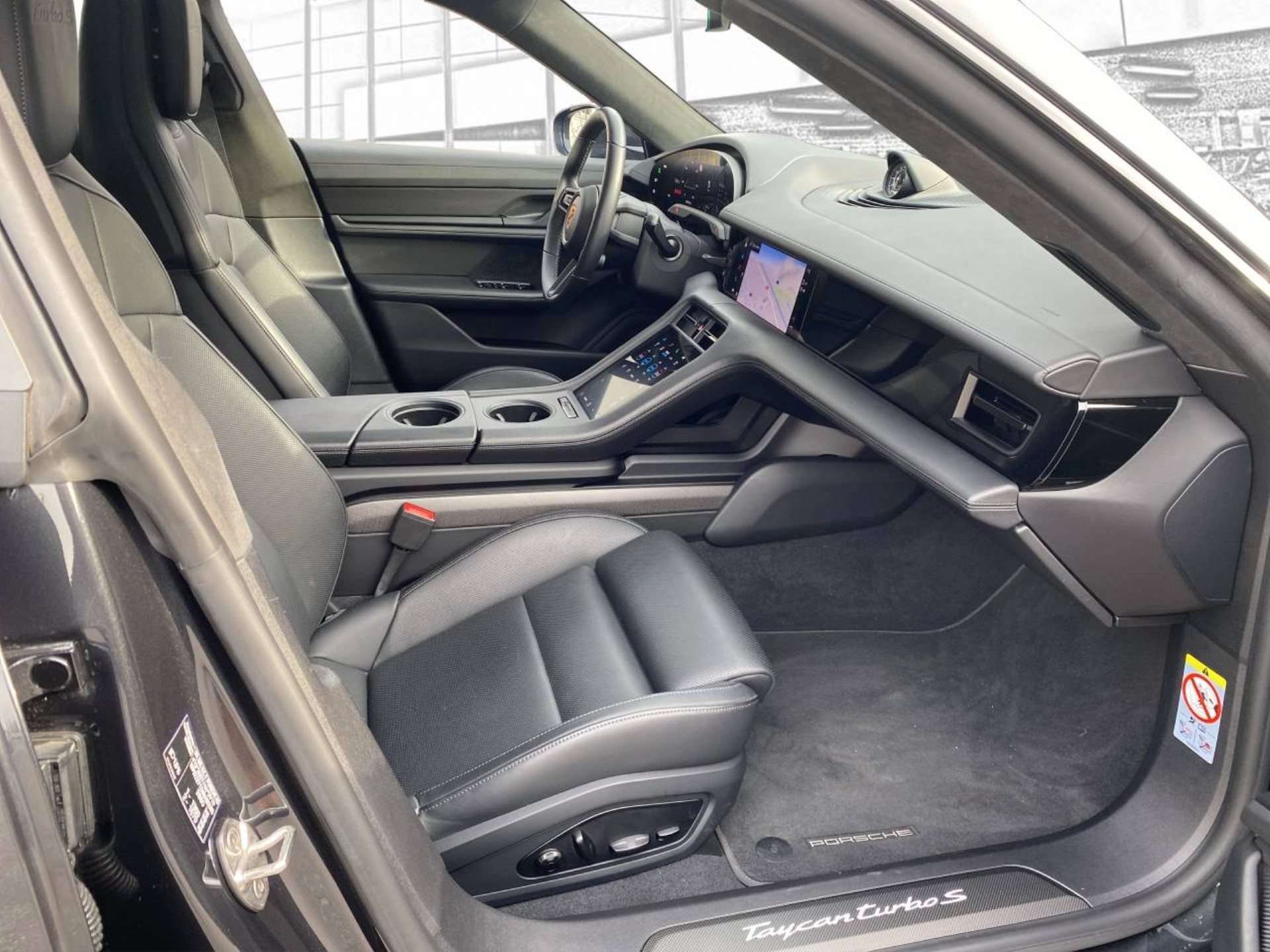 PORSCHE Taycan Turbo S Cross Turismo-image-12