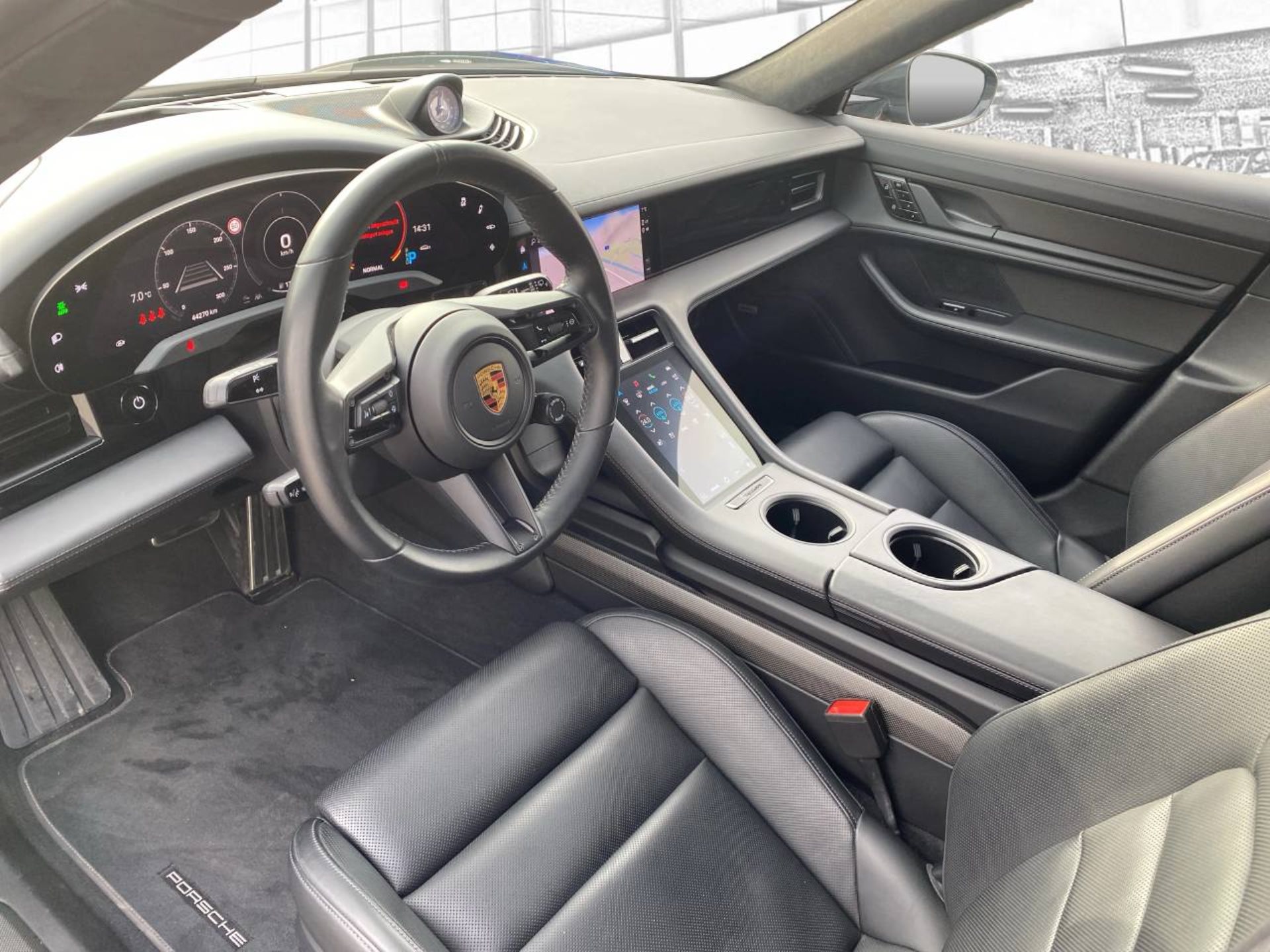 PORSCHE Taycan Turbo S Cross Turismo-image-3