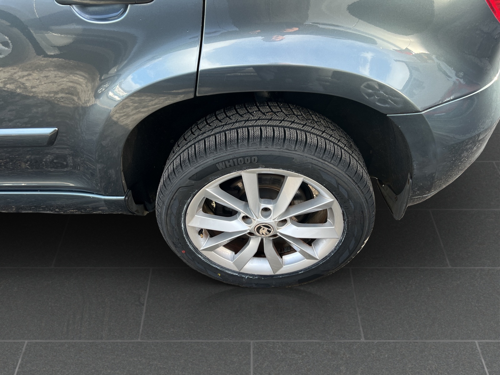 SKODA Yeti 1.8 TSI Active 4x4-image-6