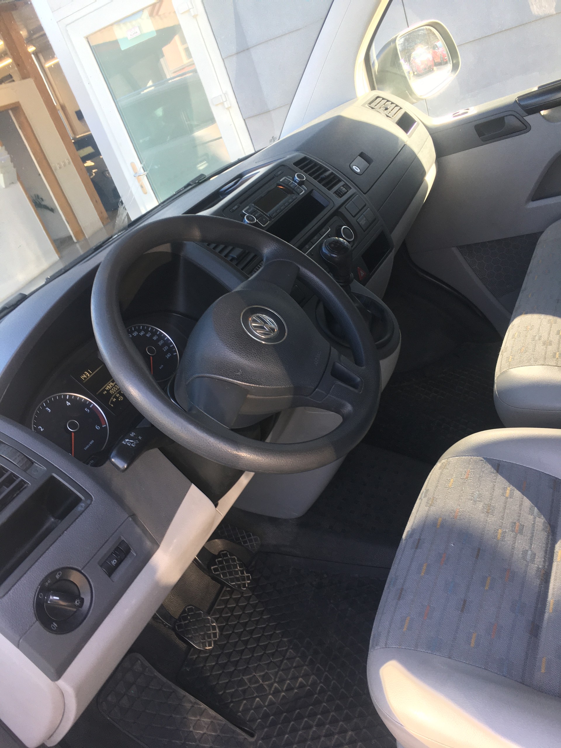 VW T5 2.0 TDI-image-7
