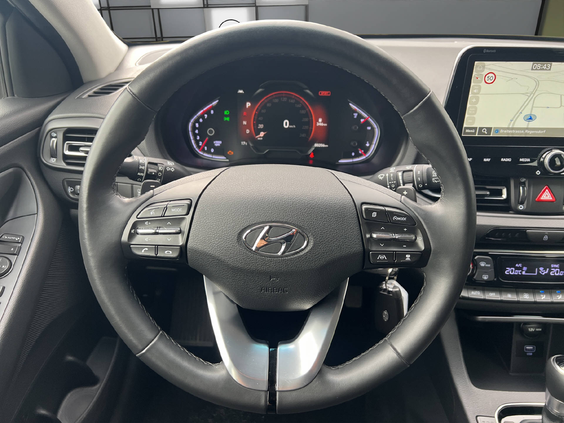 HYUNDAI i30 1.5 T-GDi Amplia-image-9