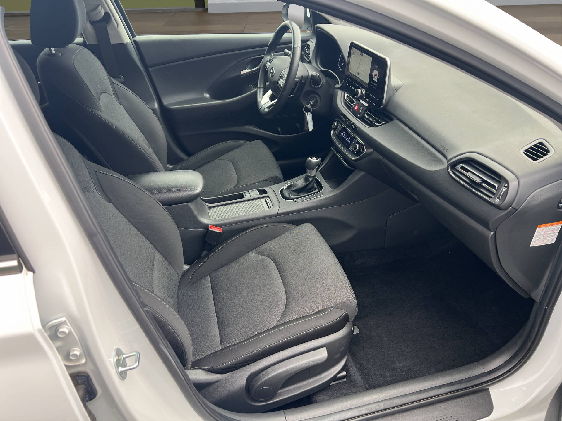 HYUNDAI i30 1.5 T-GDi Amplia-image-7
