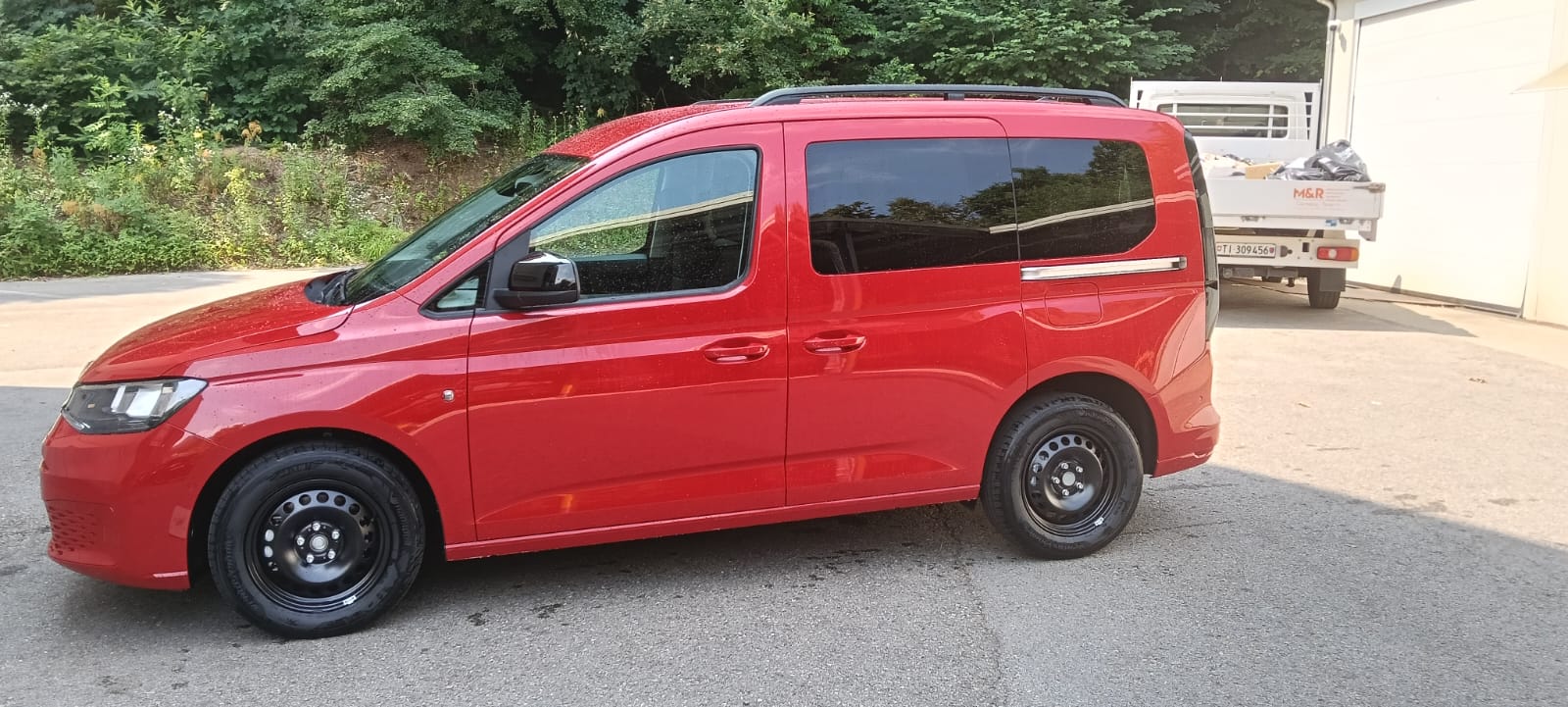 VW Caddy 2.0 TDI Liberty DSG-image-1