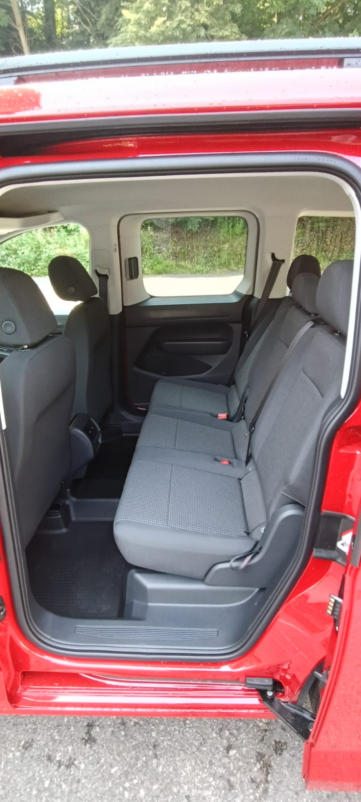VW Caddy 2.0 TDI Liberty DSG-image-2