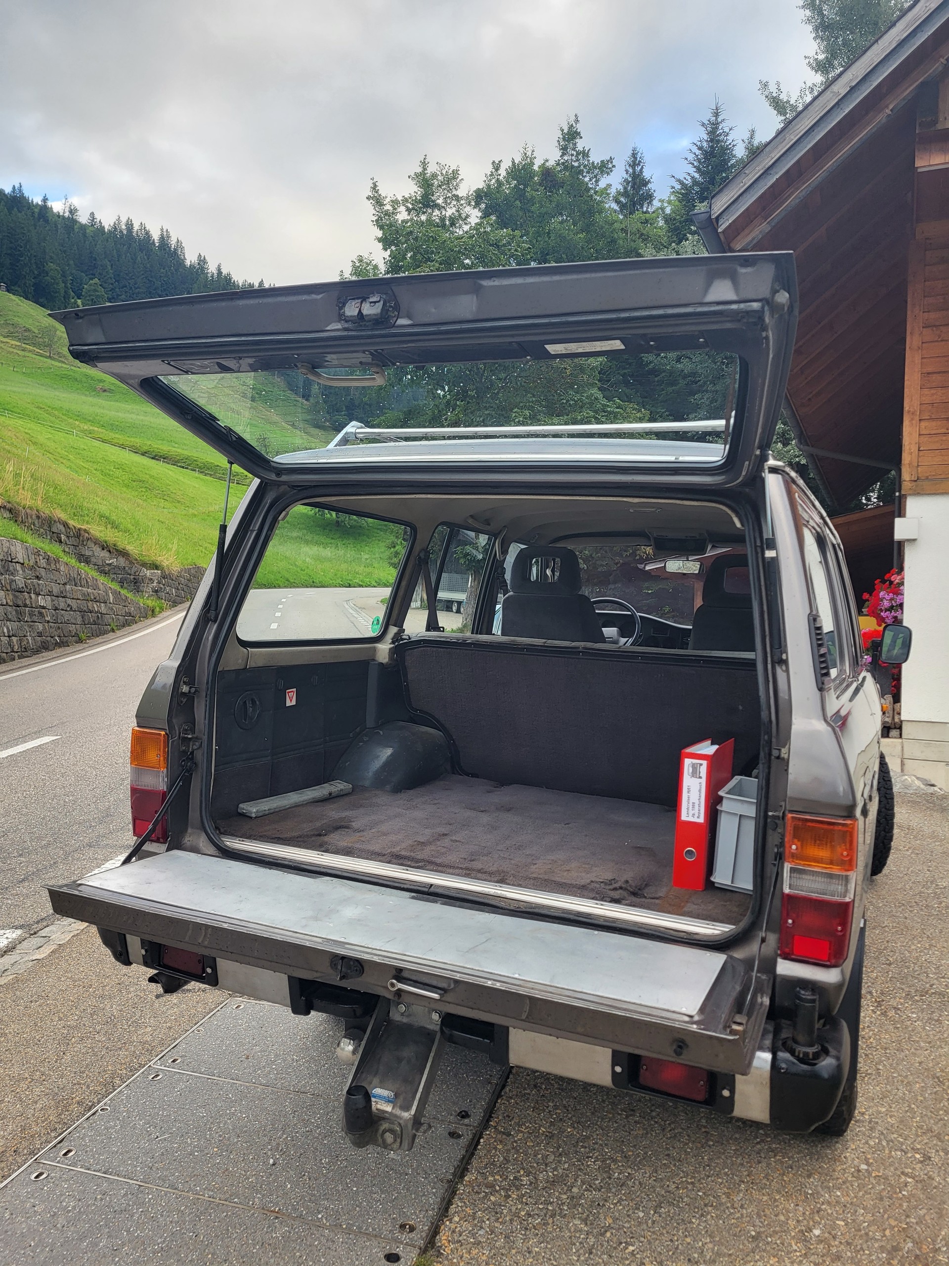 TOYOTA Hj61-image-5