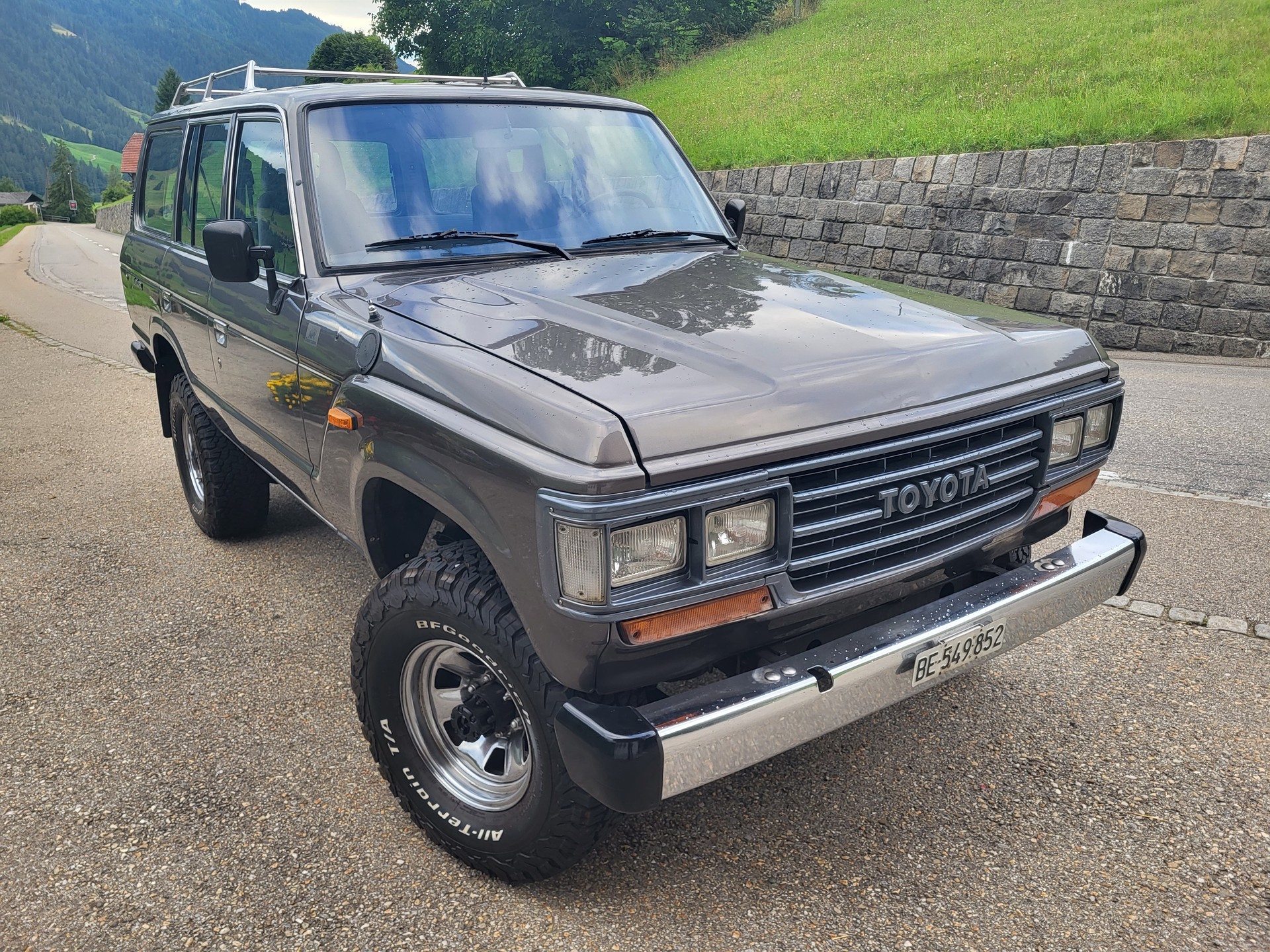 TOYOTA Hj61-image-2