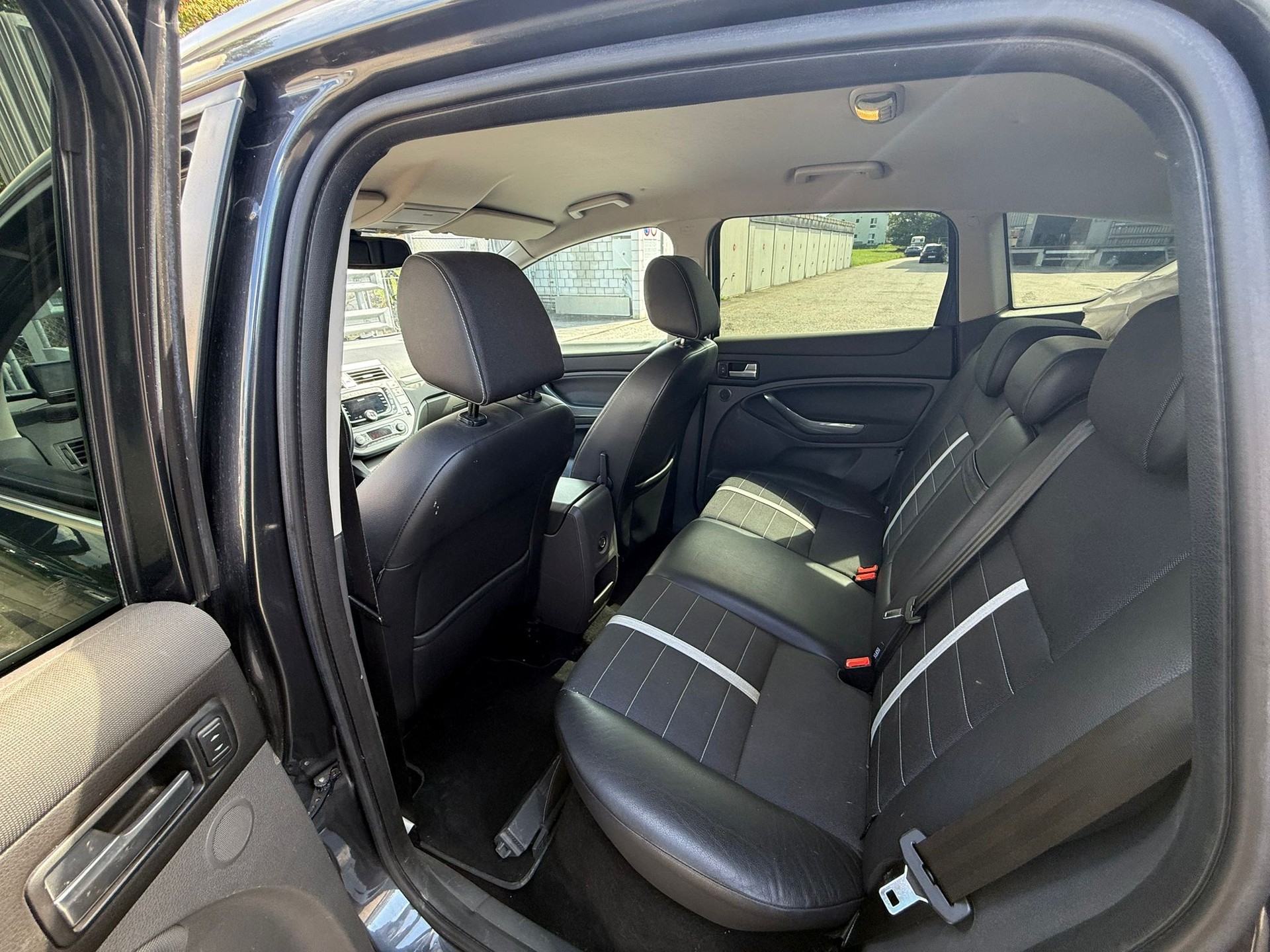 FORD Kuga 2.0 TDCi Titanium 4WD-image-8