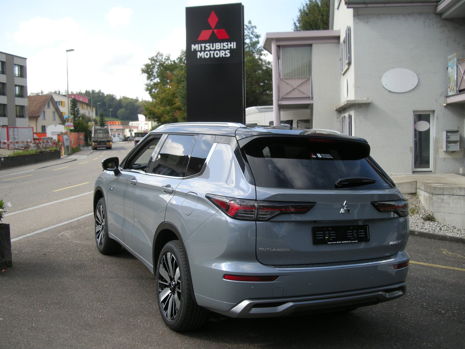 MITSUBISHI Outlander 2.4 PHEV Instyle 4WD Automatic 4 Winterreäder Gratis-image-7