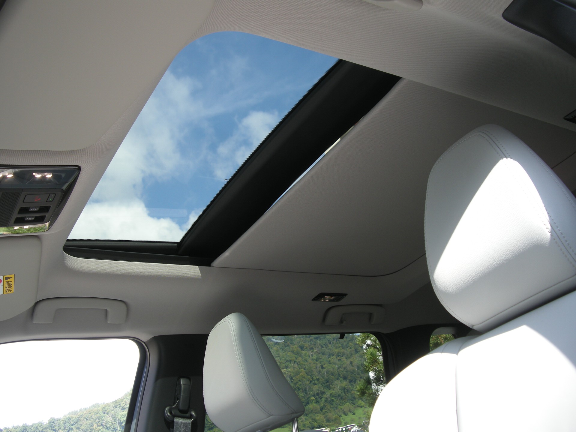 MITSUBISHI Outlander 2.4 PHEV Instyle 4WD Automatic 4 Winterreäder Gratis-showroom-element-3
