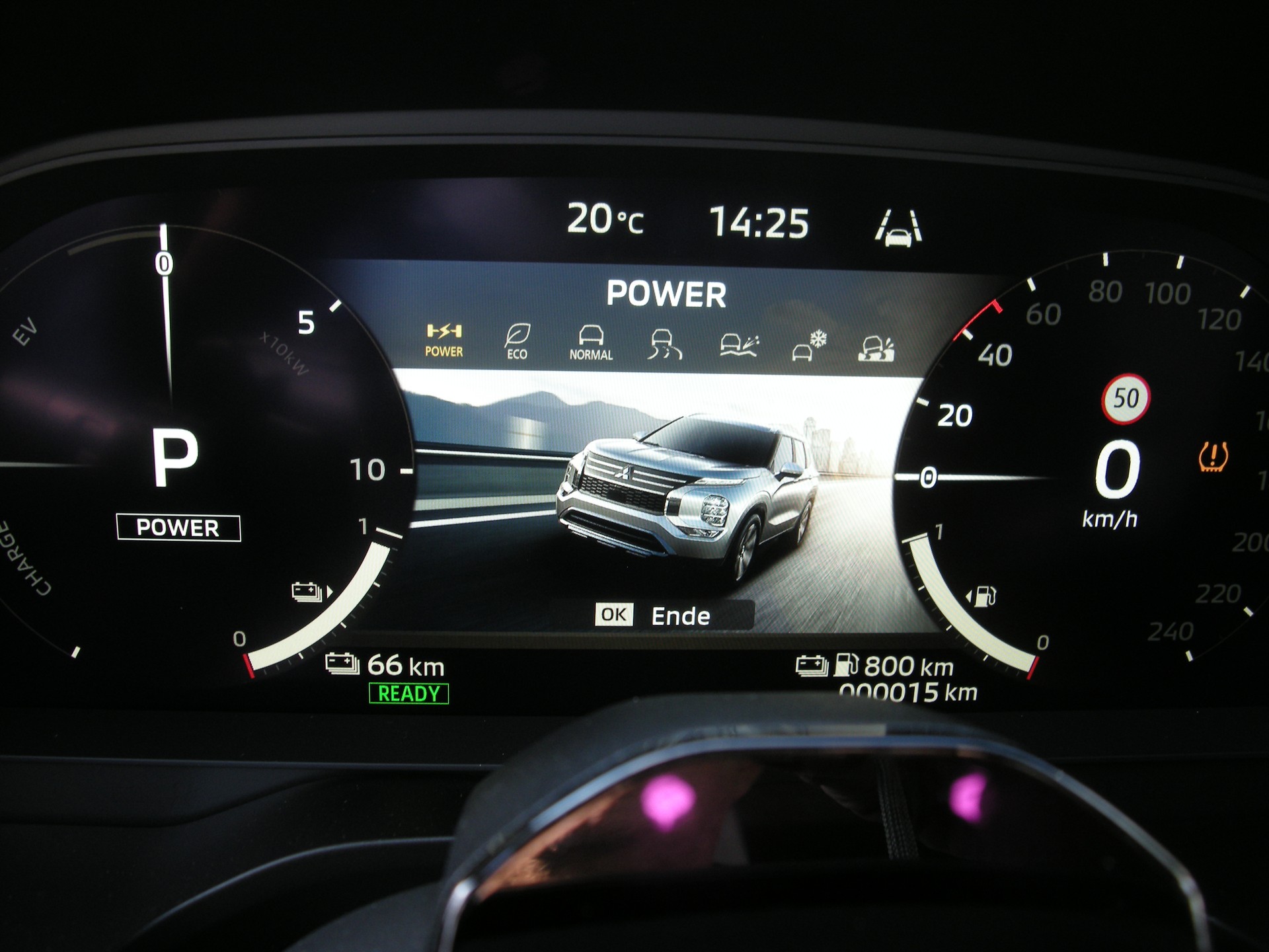MITSUBISHI Outlander 2.4 PHEV Instyle 4WD Automatic 4 Winterreäder Gratis-image-10