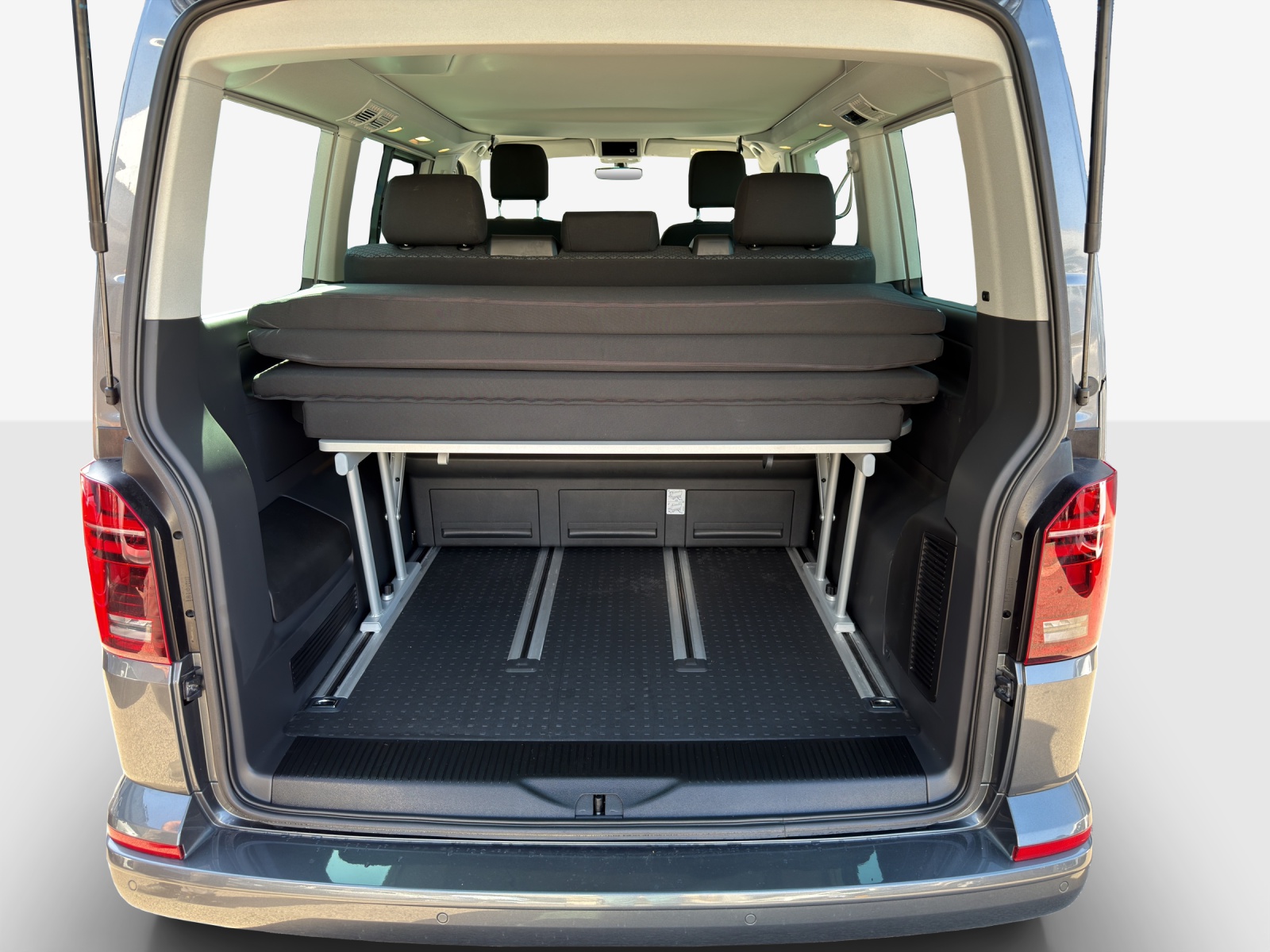VW T6.1 California 2.0 TDI Beach Edition Liberty DSG-image-11