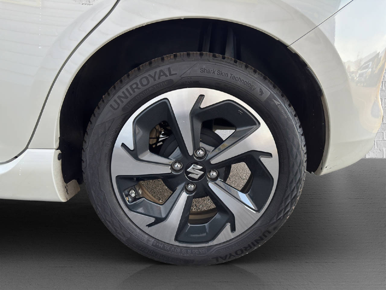 SUZUKI Swift 1.2 Compact Top Hybrid-image-12