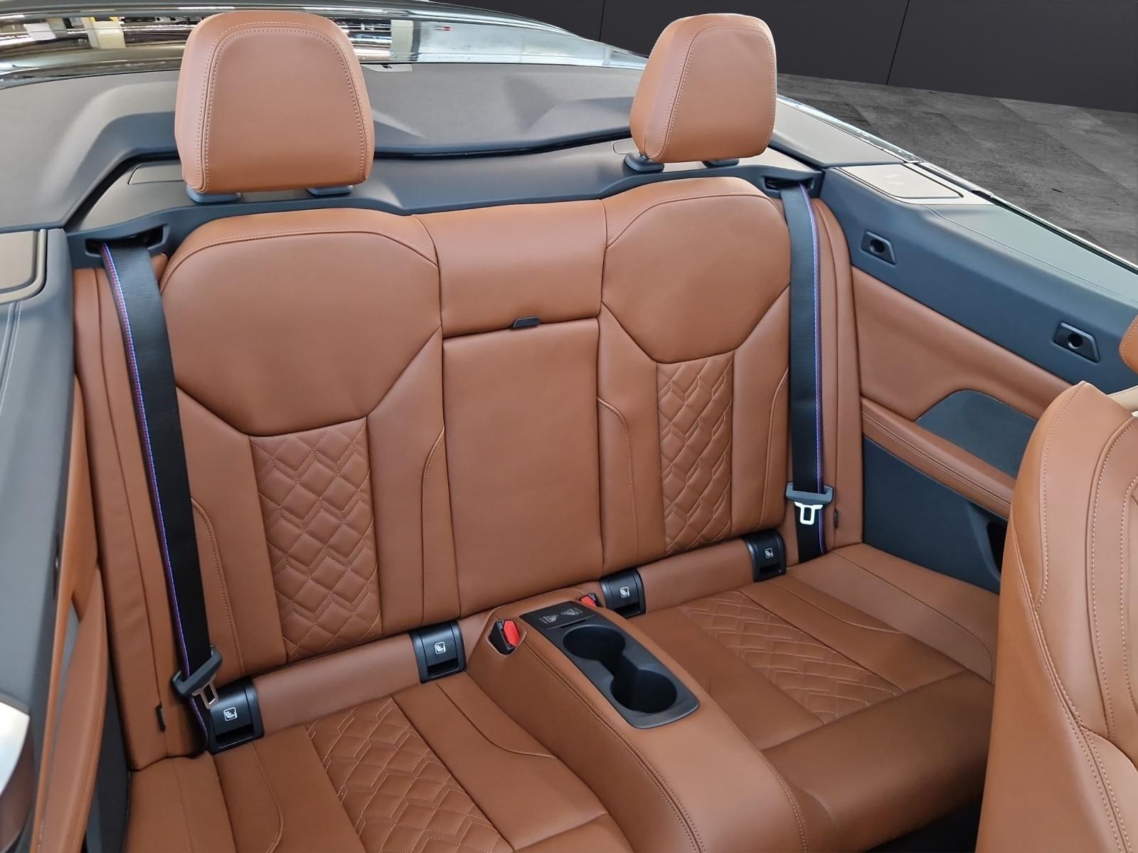 BMW 430i xDrive Cabrio-image-13