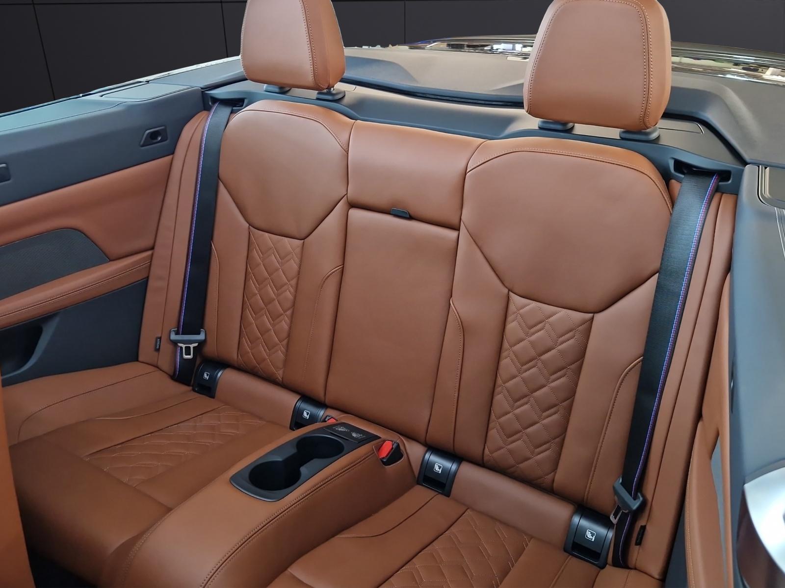 BMW 430i xDrive Cabrio-image-11