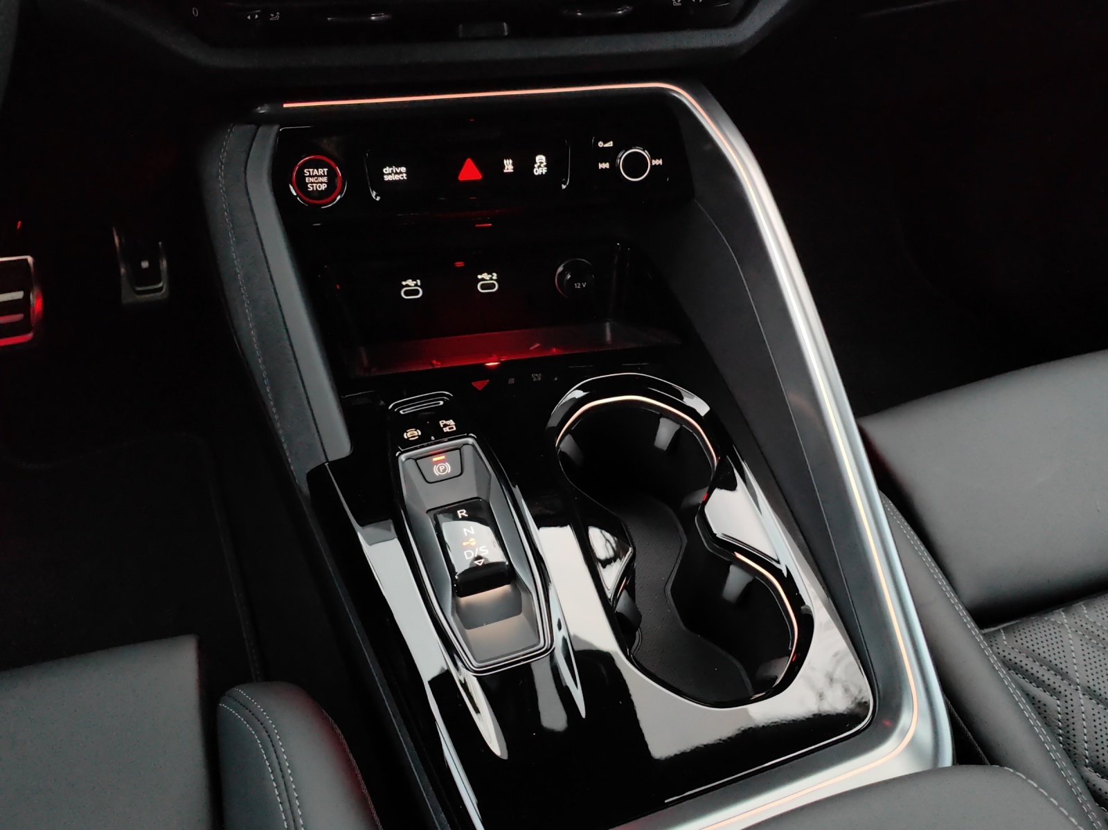 AUDI SQ5 Sportback TFSI quattro S-tronic-image-13