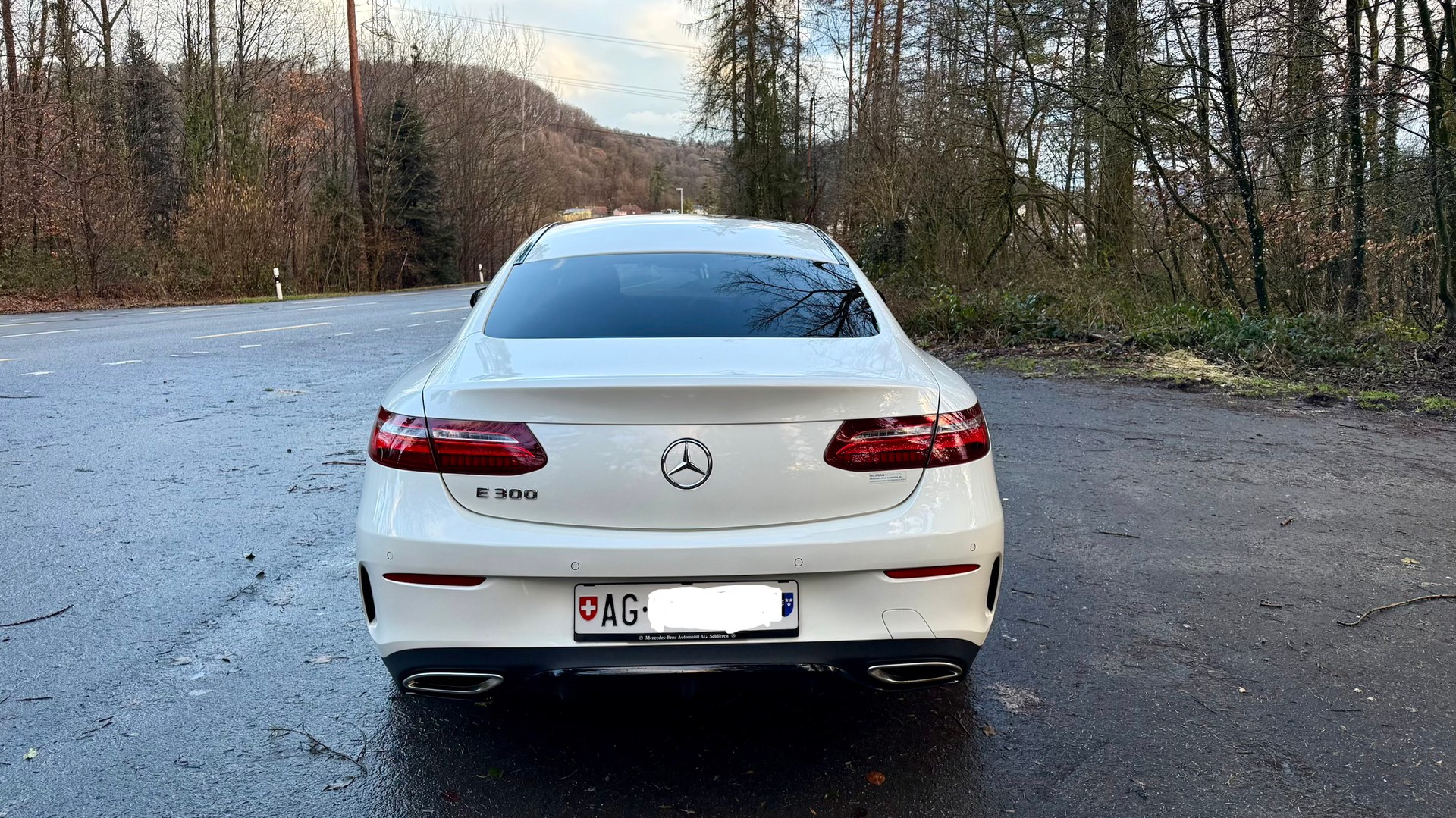 MERCEDES-BENZ E 300 Coupé AMG Line 9G-Tronic-image-4