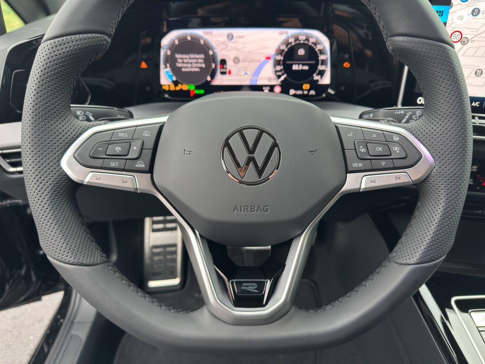VW Golf 1.5 e TSI mHEV R-Line DSG-image-13
