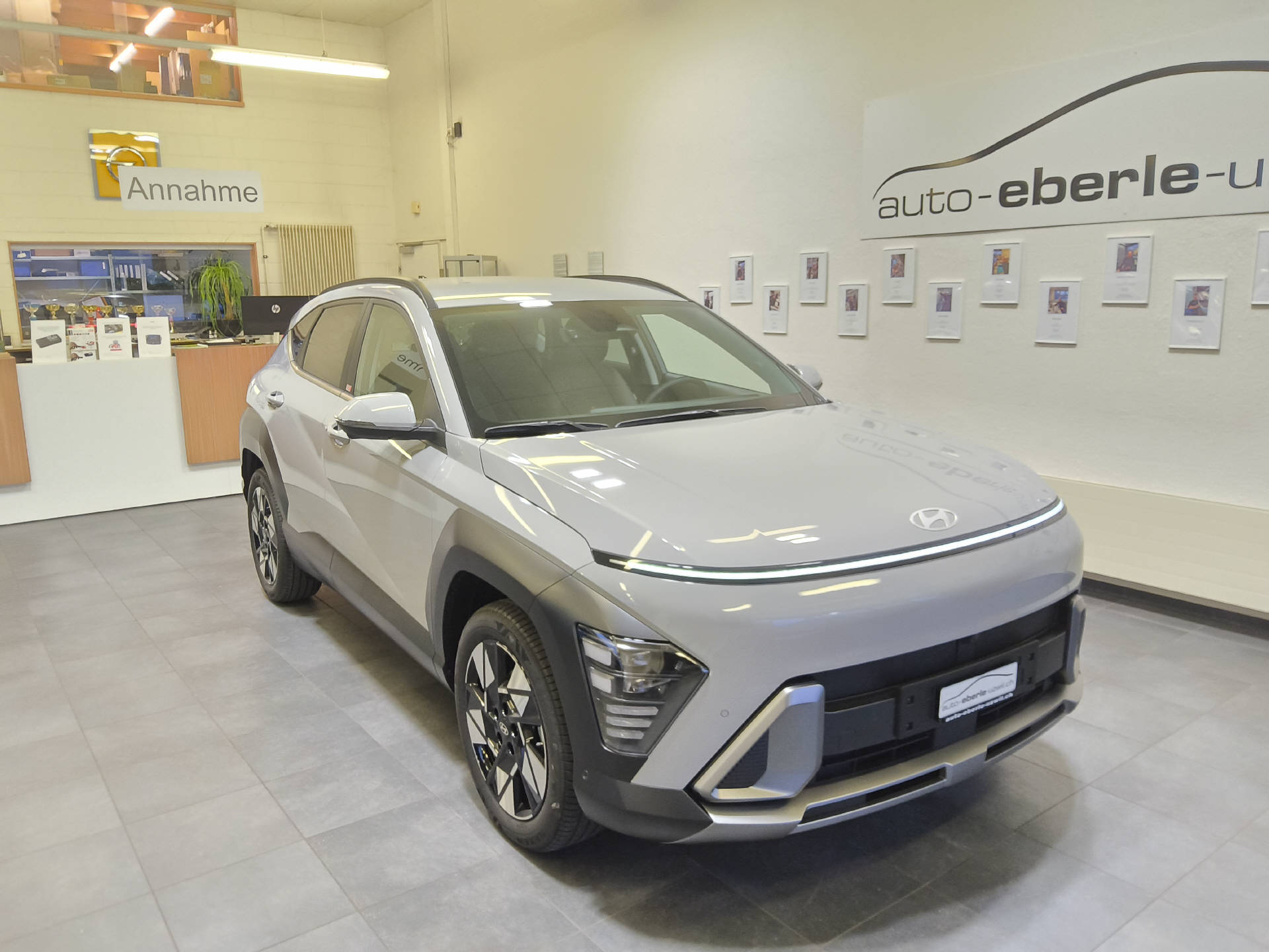 HYUNDAI Kona 1.6 GDi Hybrid Amplia-showroom-element-2