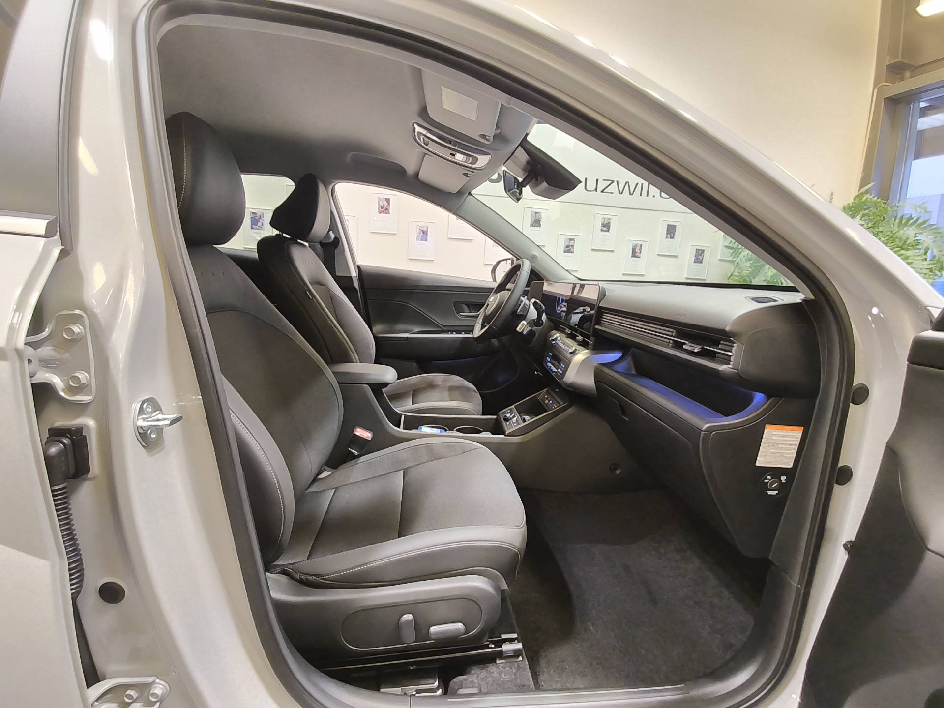 HYUNDAI Kona 1.6 GDi Hybrid Amplia-image-17