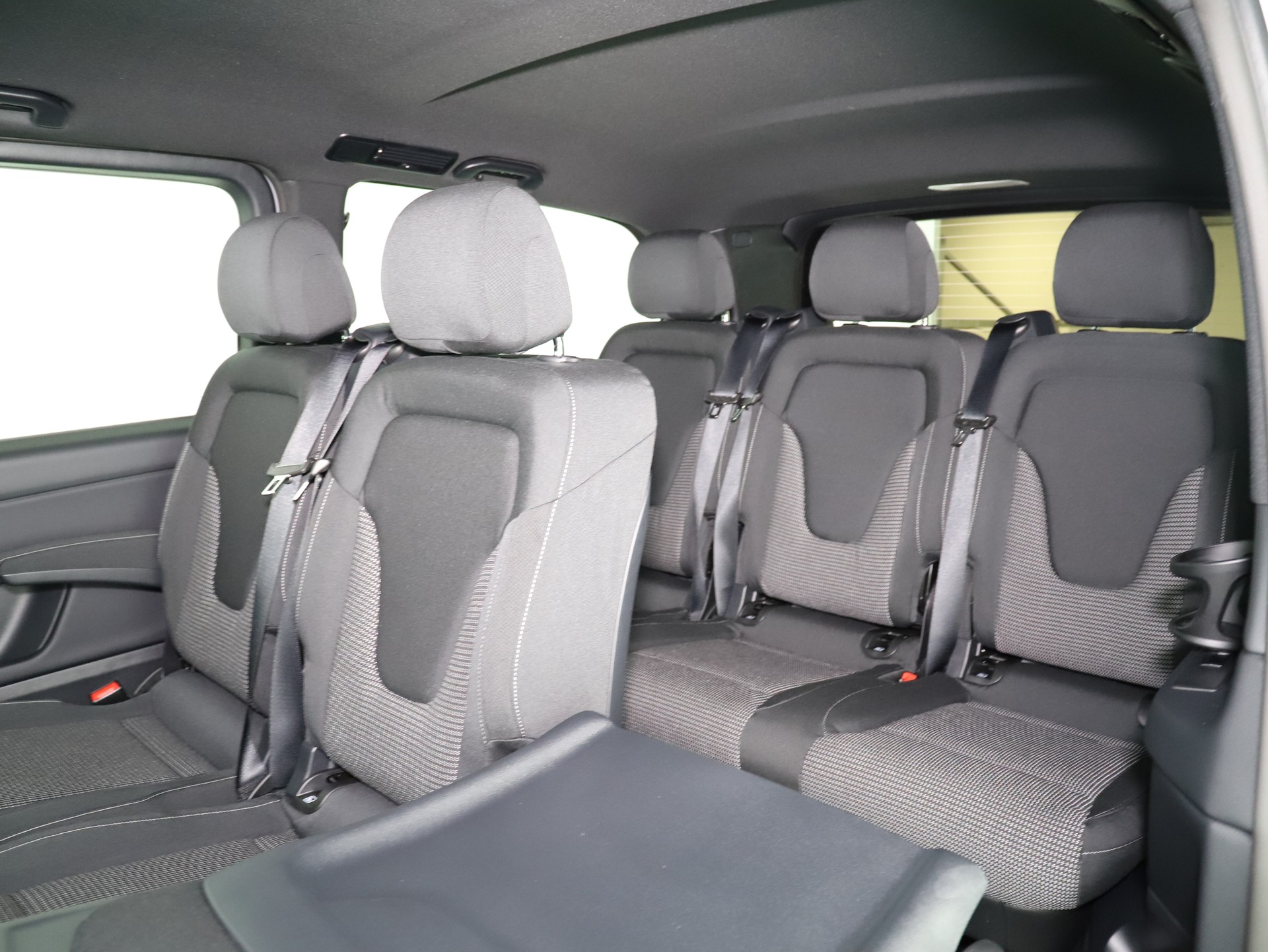 MERCEDES-BENZ V 250 d lang 9G-Tronic-image-10