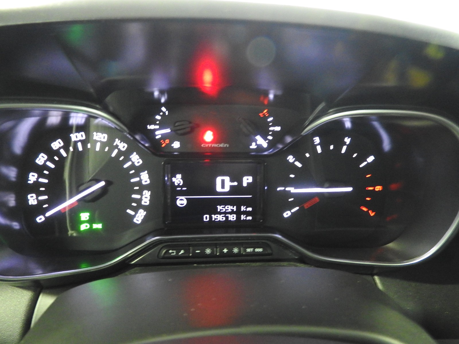 CITROEN C3 Aircross 1.2i Turbo Max EAT6-image-8
