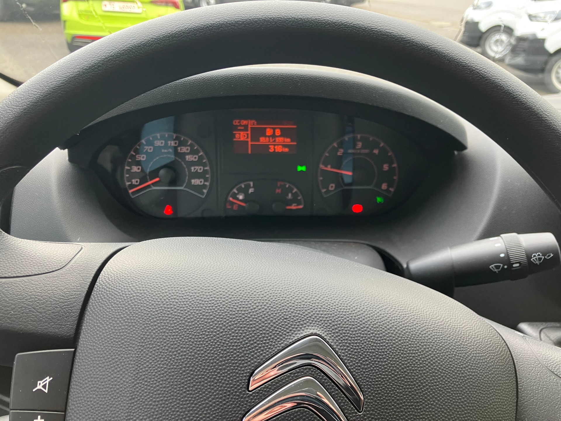 CITROEN Jumper 30 2,2 BlueHDi 140 L2H2-image-9