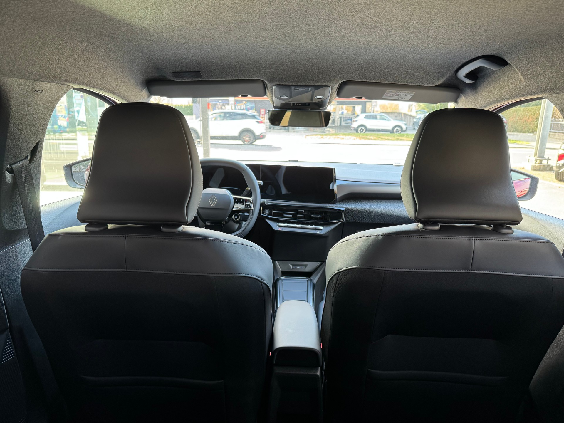 RENAULT Clio 1.8 E-Tech Techno-image-10
