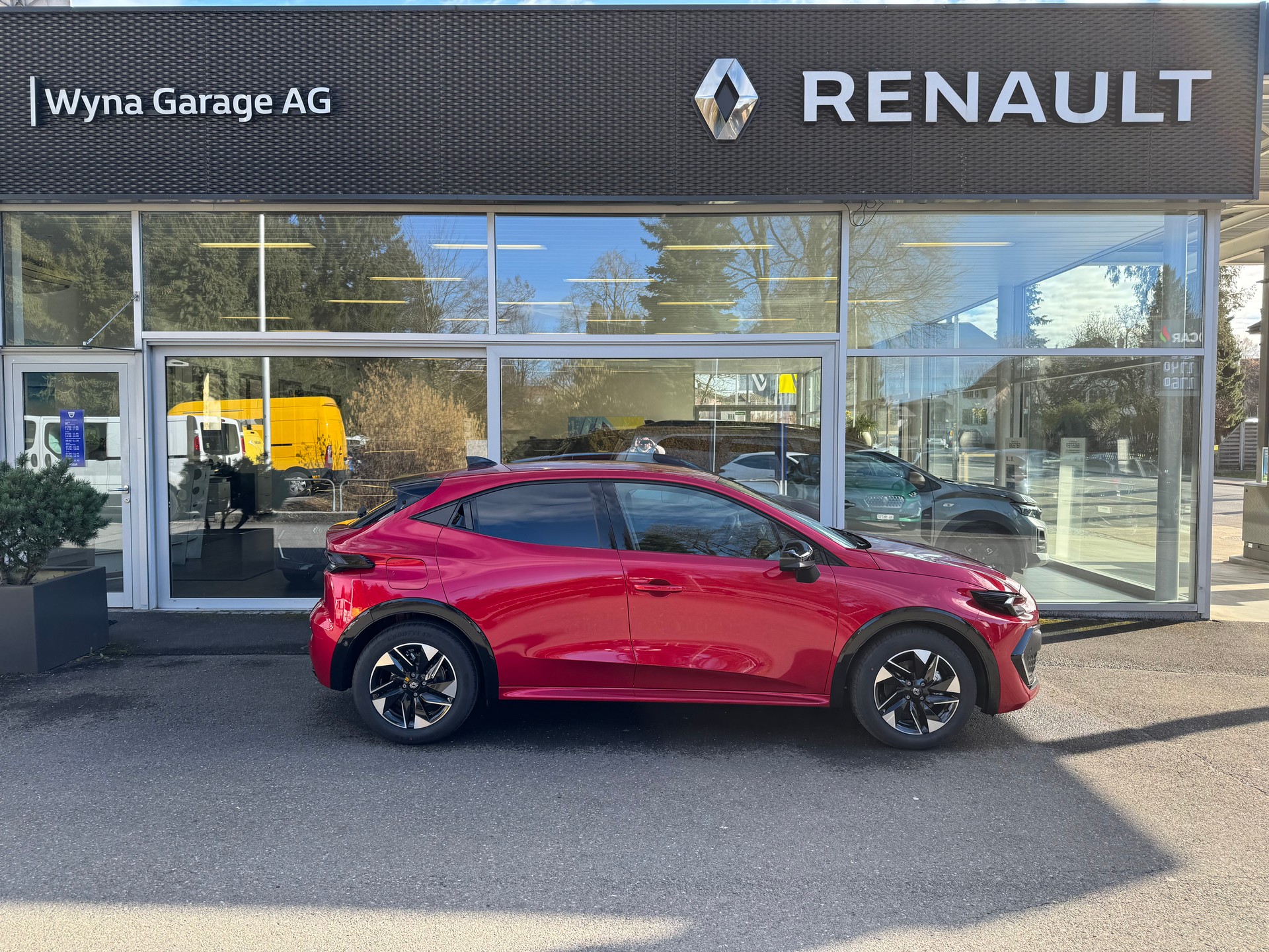 RENAULT Clio 1.8 E-Tech Techno