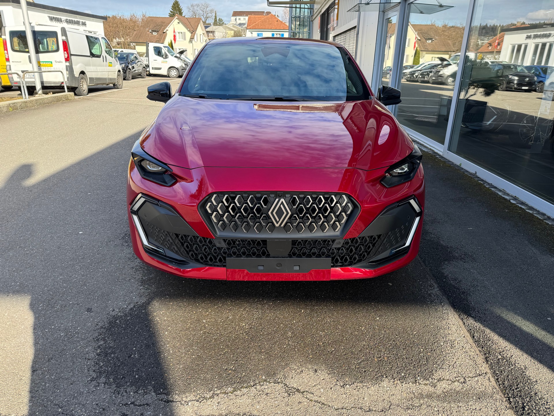 RENAULT Clio 1.8 E-Tech Techno-image-2