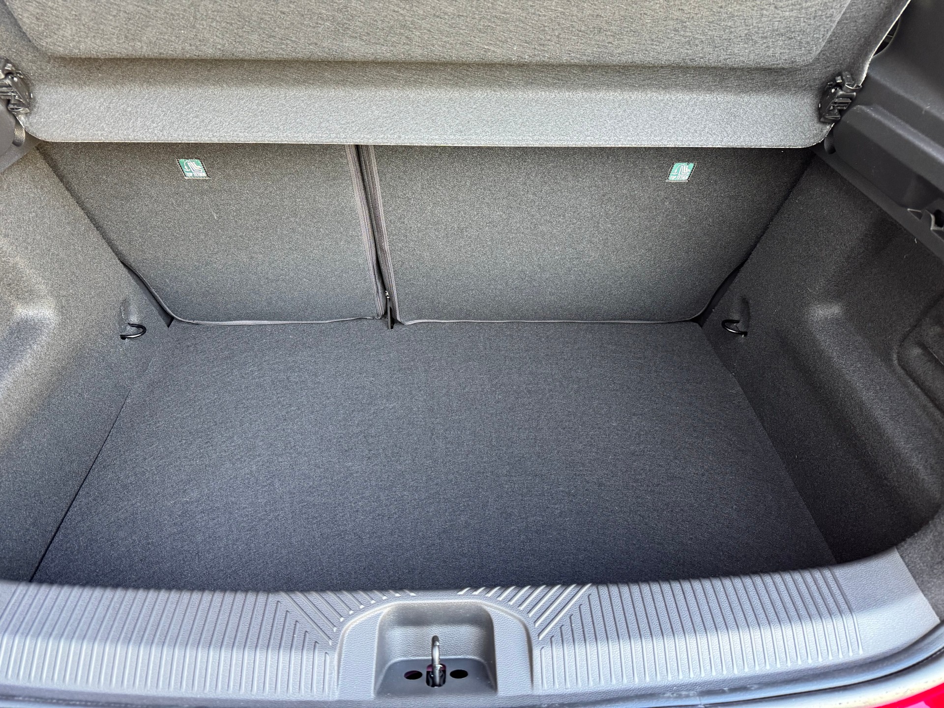 RENAULT Clio 1.8 E-Tech Techno-image-9